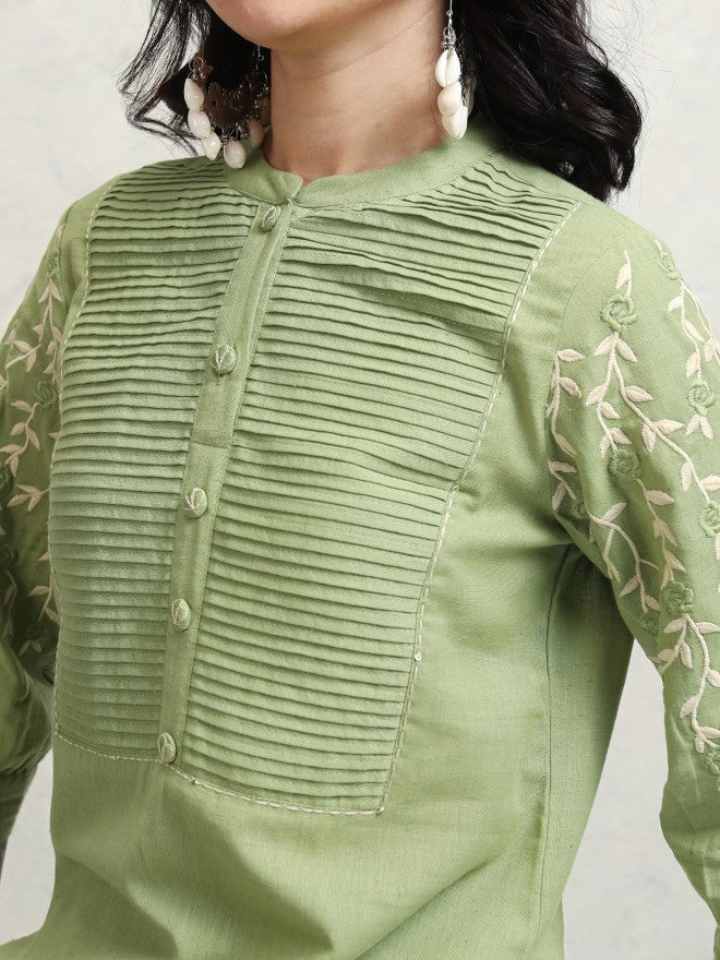 Vishudh Women Green Embroidered Kurta With Trousers - Green - Image 5