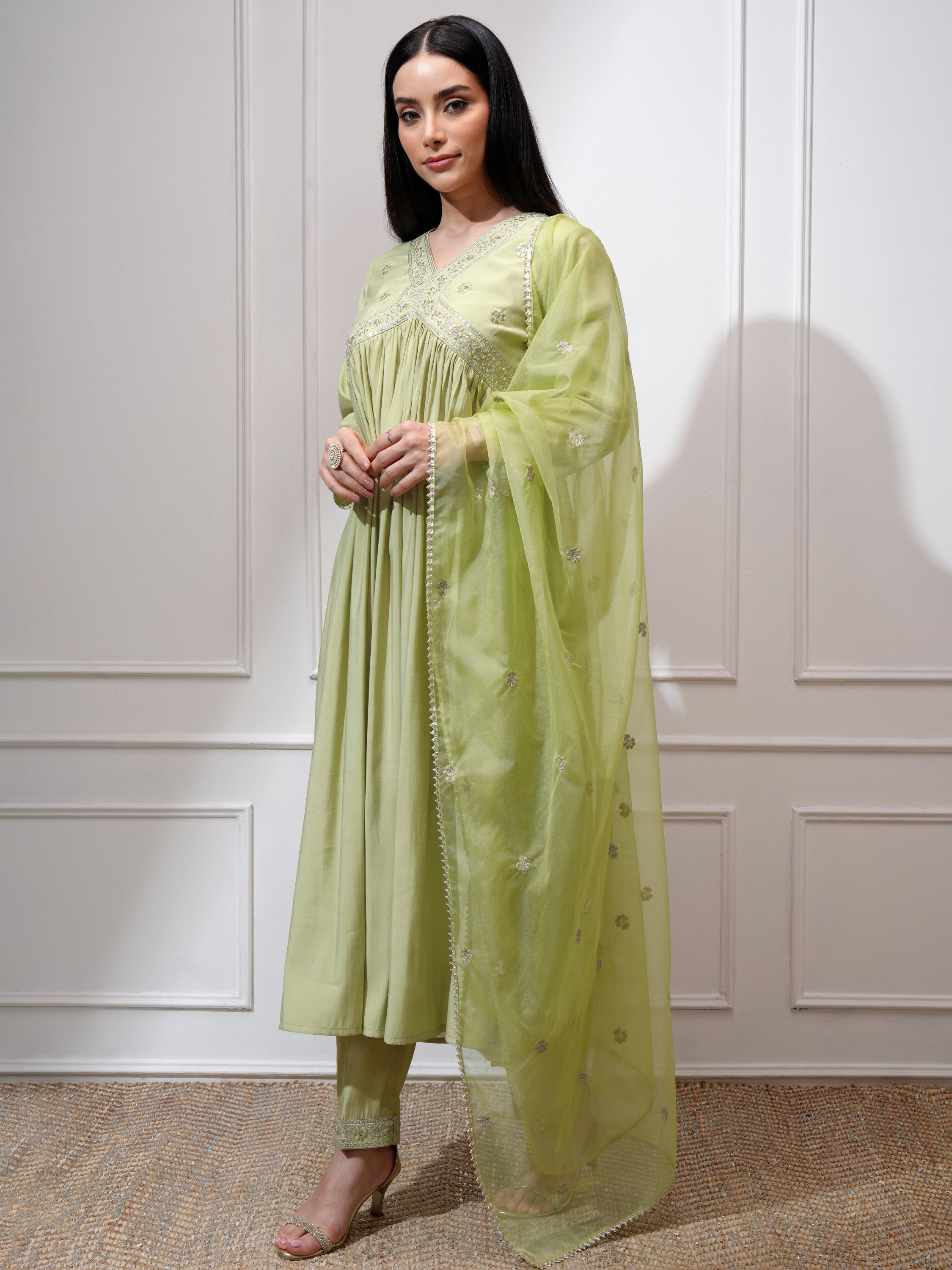 Vishudh Women Green Kurta With Palazzos And Dupatta - Green - Image 4