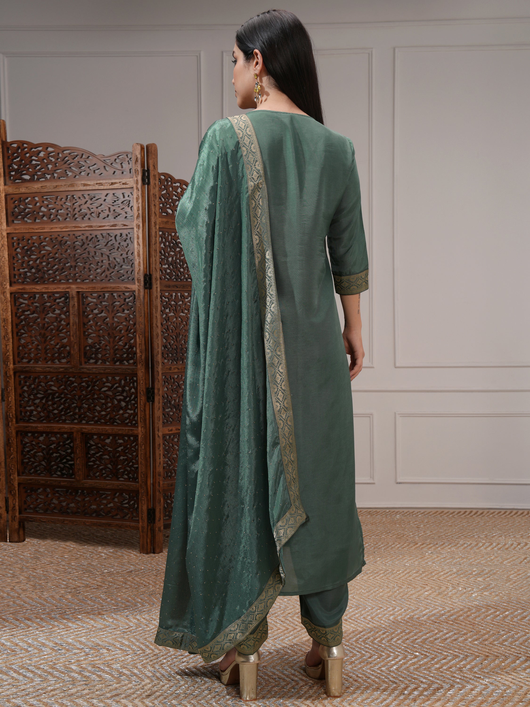 Vishudh Women Green Printed Kurta With Palazzo And Dupatta - Green - Image 3
