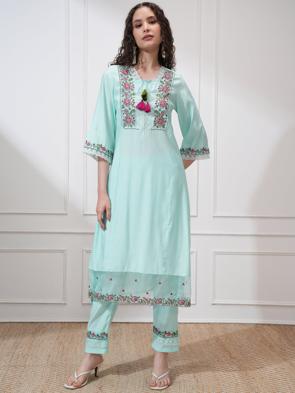 Vishudh Women Blue Embroidered Kurta With Trouser - Blue - Image 2