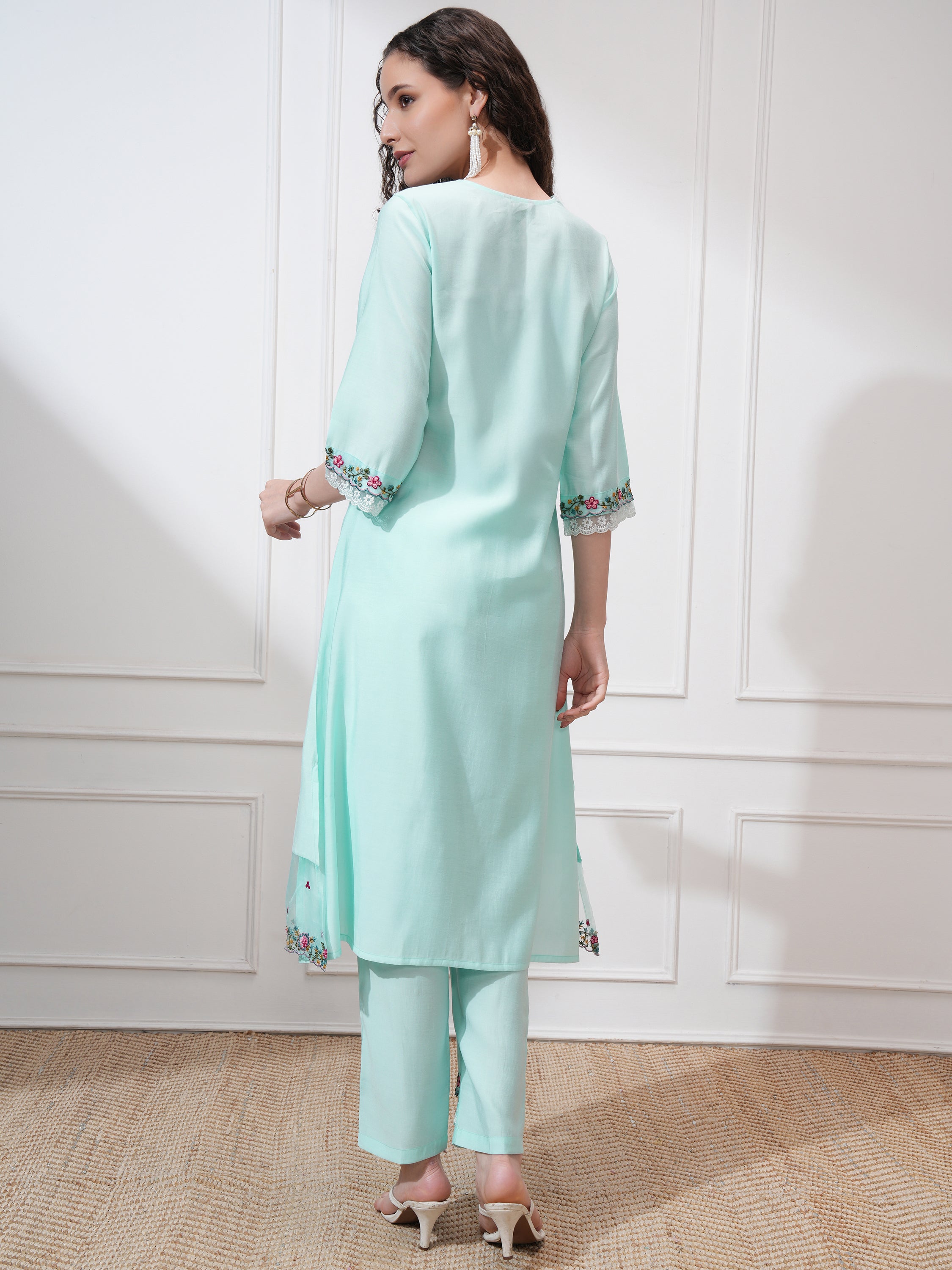 Vishudh Women Blue Embroidered Kurta With Trouser - Blue - Image 3