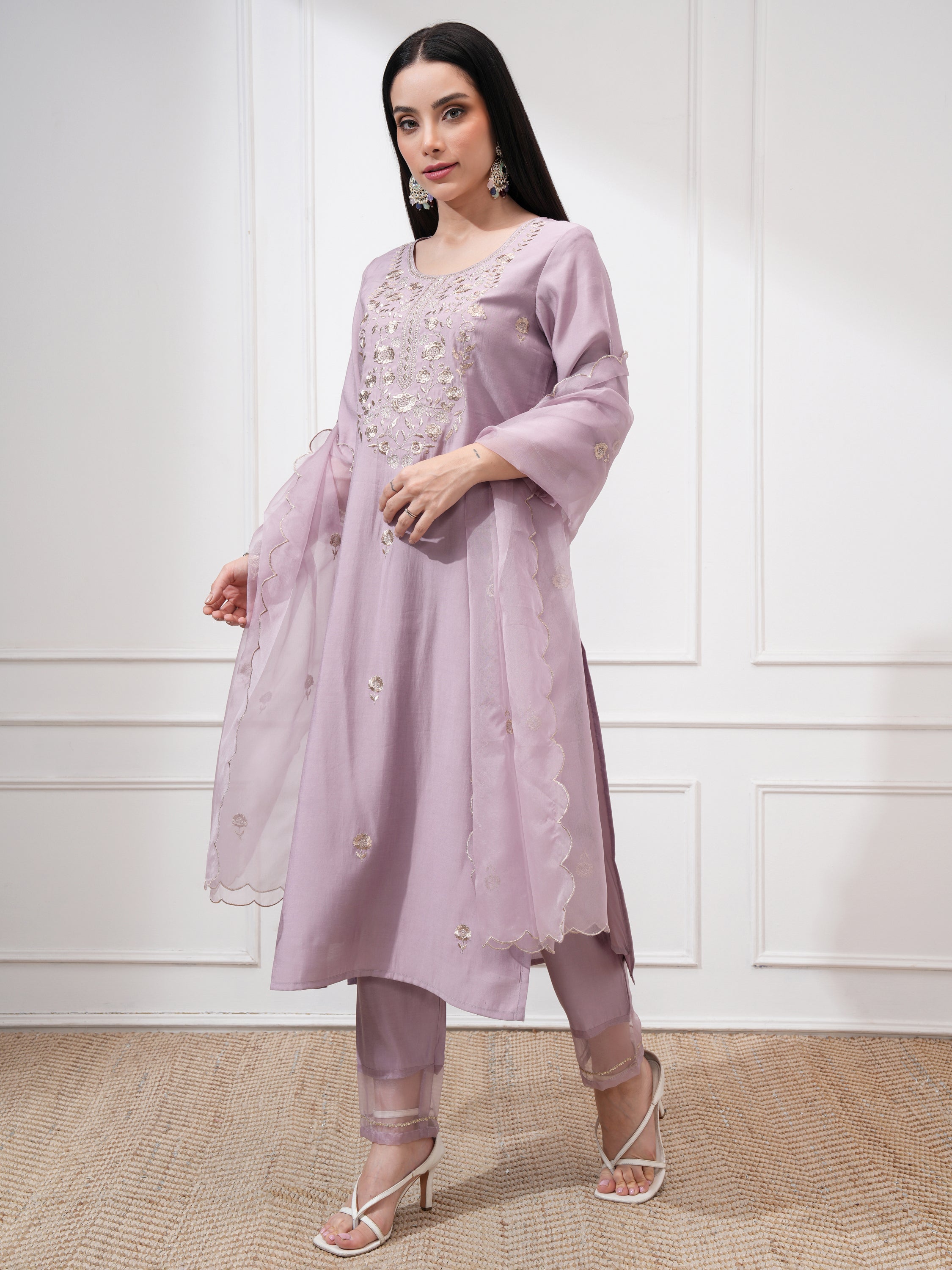 Vishudh Women Mauve Embroidered Kurta With Trousers And Dupatta - Mauve - Image 4