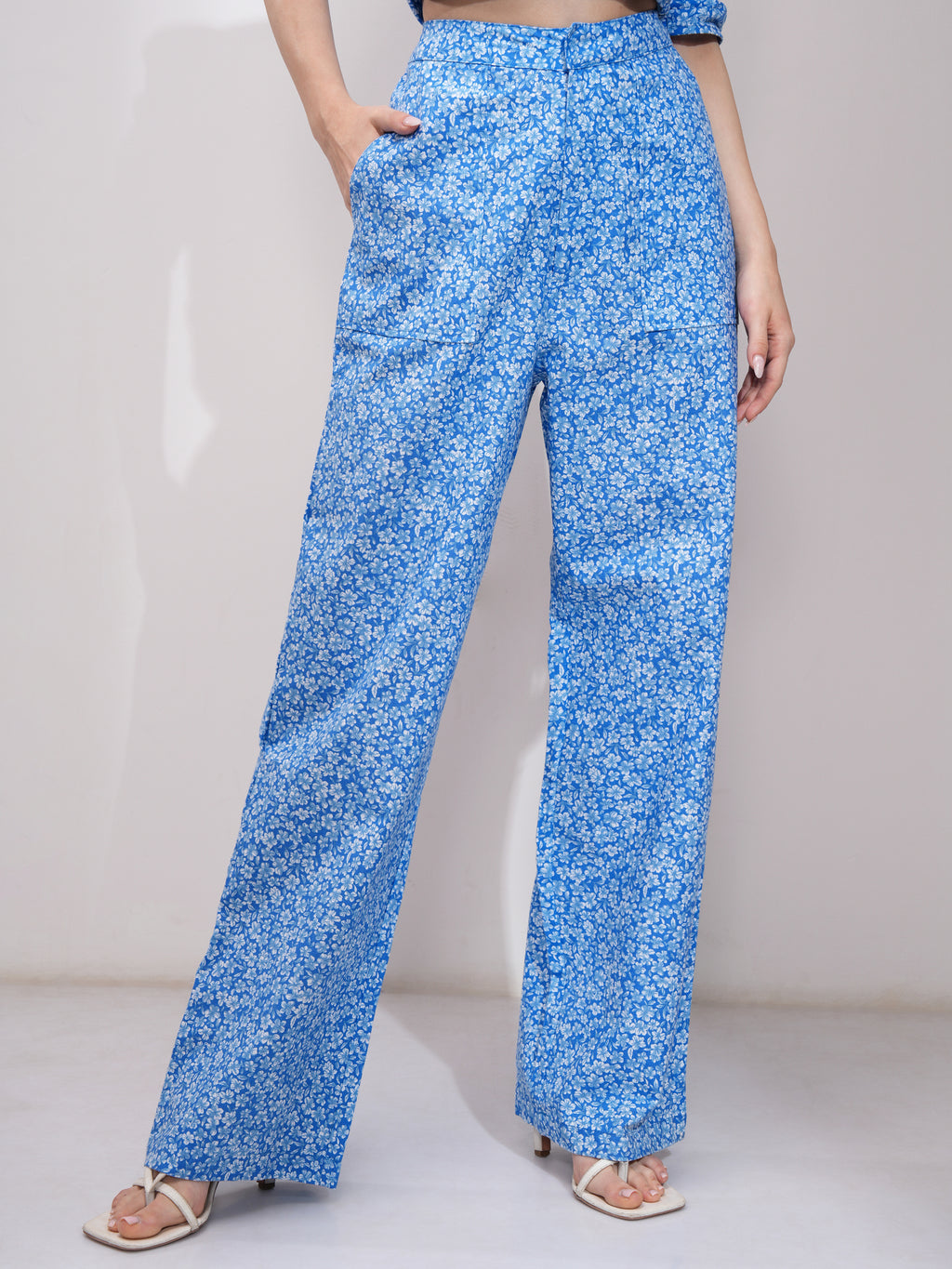 Tokyo Talkies Women Bluewhite Co-Ord With Ruched Crop Top With High Waisted Flared Trouser Co-Ords - Blue - Image 7