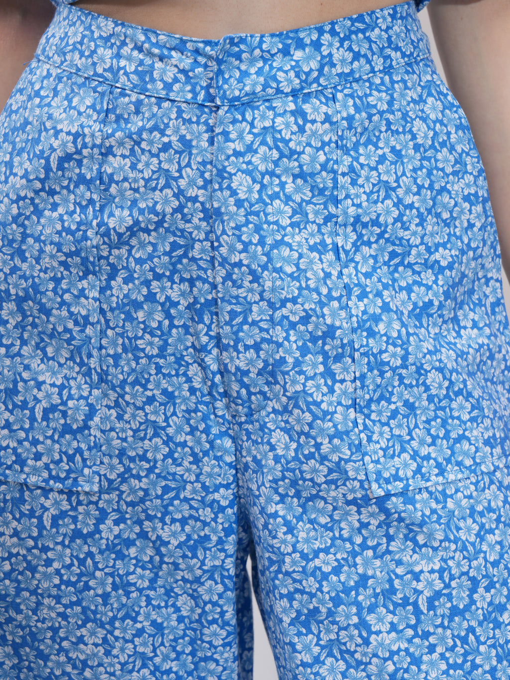 Tokyo Talkies Women Bluewhite Co-Ord With Ruched Crop Top With High Waisted Flared Trouser Co-Ords - Blue - Image 8