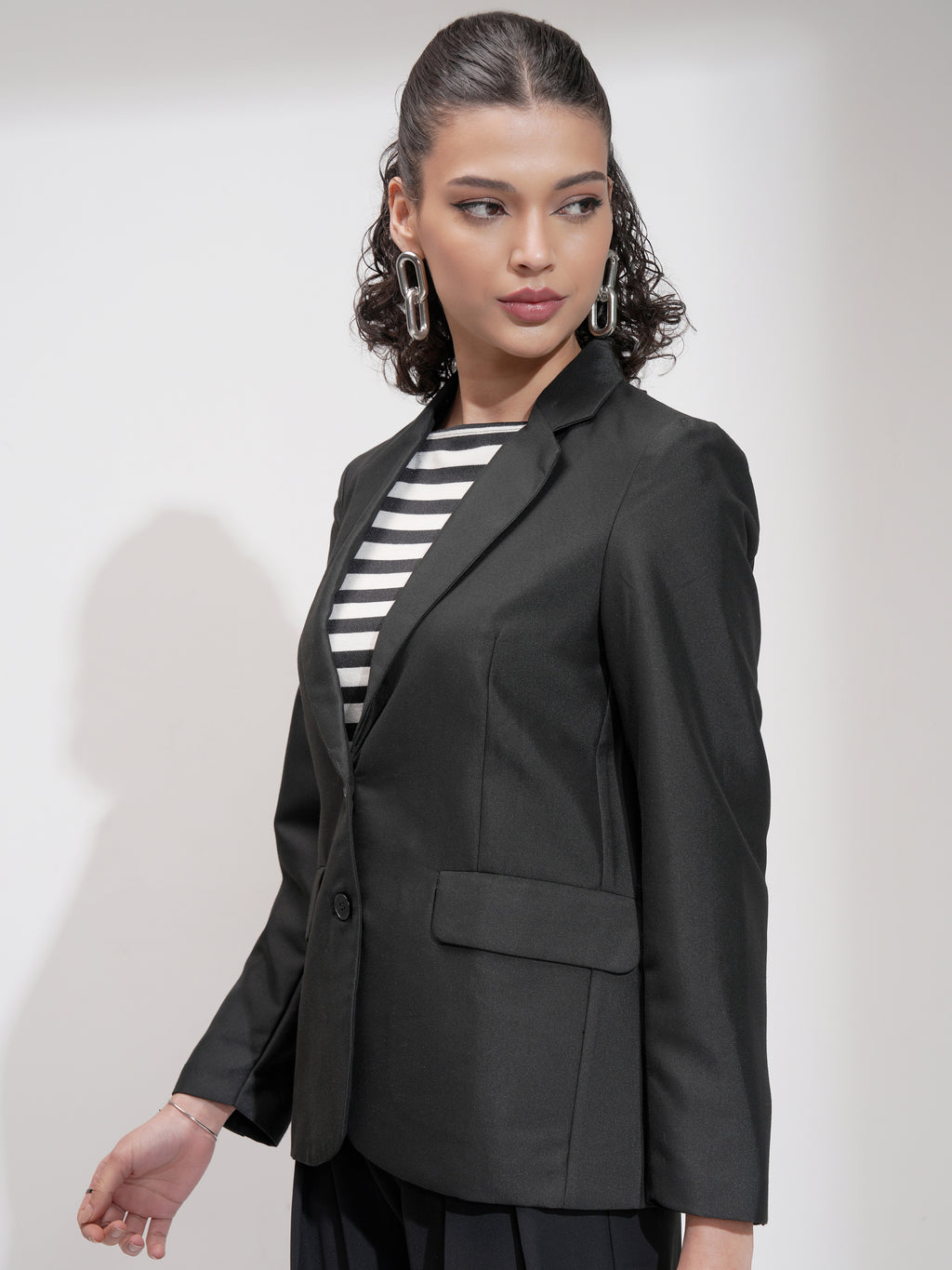 Tokyo Talkies Women Black Single-Breasted Blazer - Black - Image 4