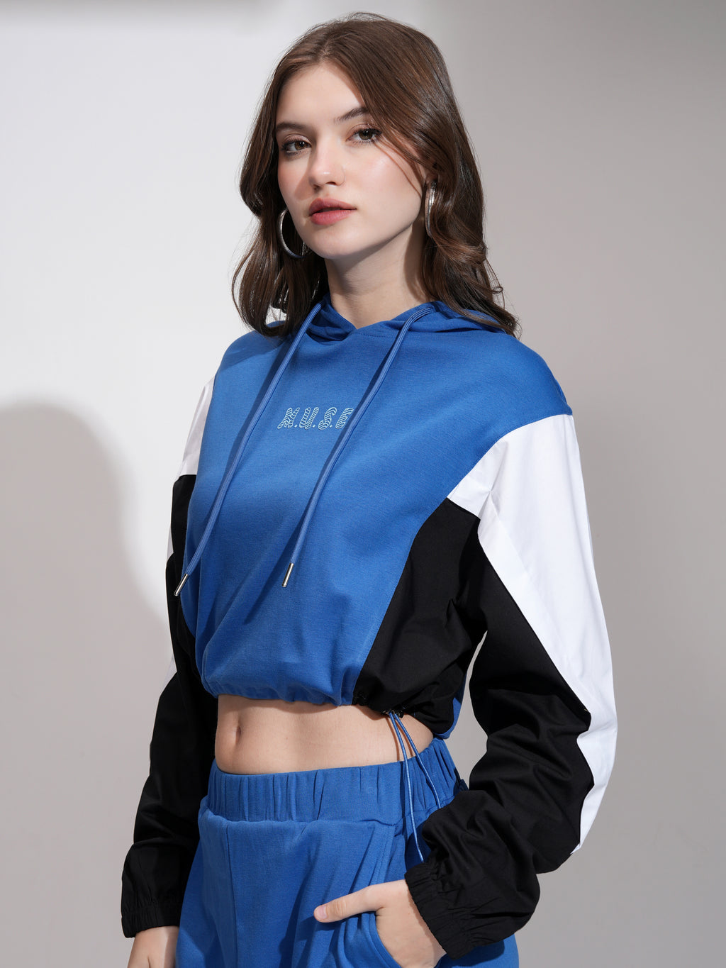Tokyo Talkies Women Blue Printed Pullover Hood Sweatshirt - Blue - Image 4