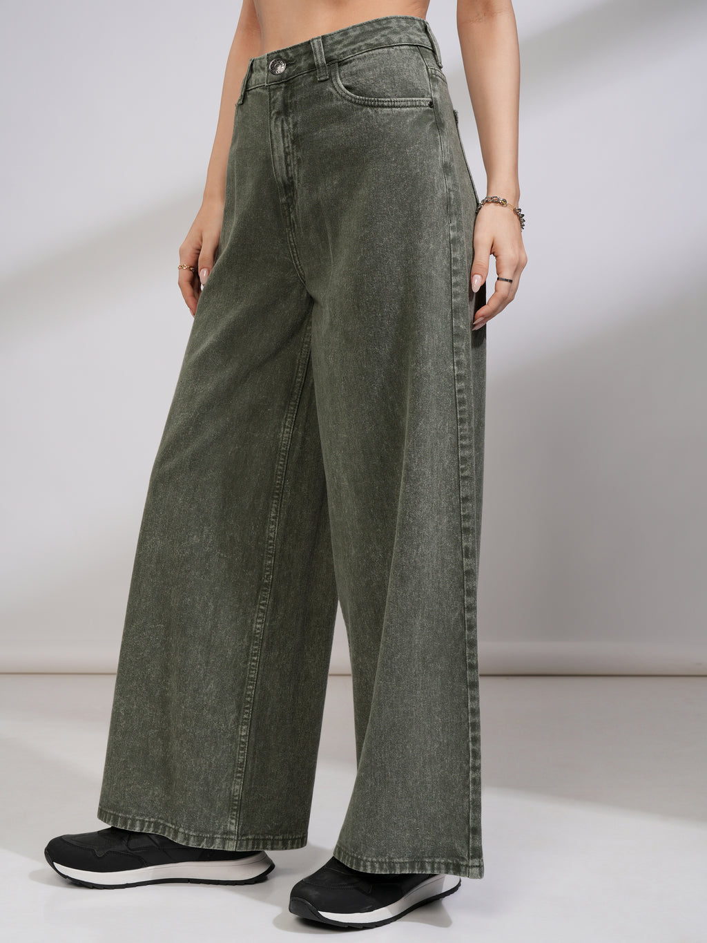 Tokyo Talkies Women Olive Flared Stretchable Jeans - Olive - Image 4
