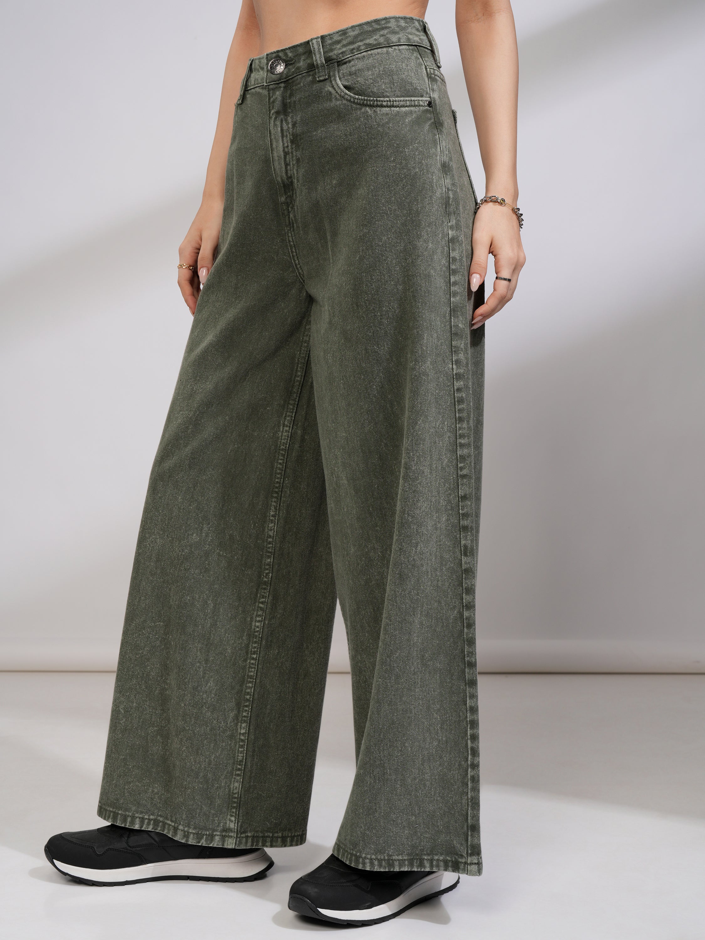 Tokyo Talkies Women Olive Flared Stretchable Jeans - Olive - Image 4