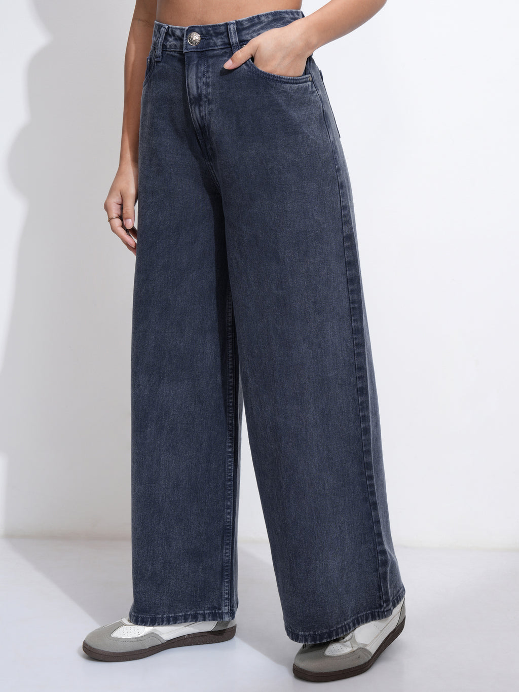 Tokyo Talkies Women Navy Blue Flared Stretchable Jeans - Navy Blue - Image 4