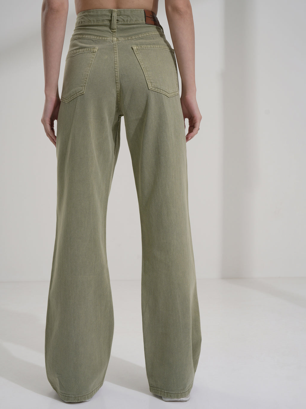 Tokyo Talkies Women Green Bootcut Stretchable Jeans - Green - Image 3
