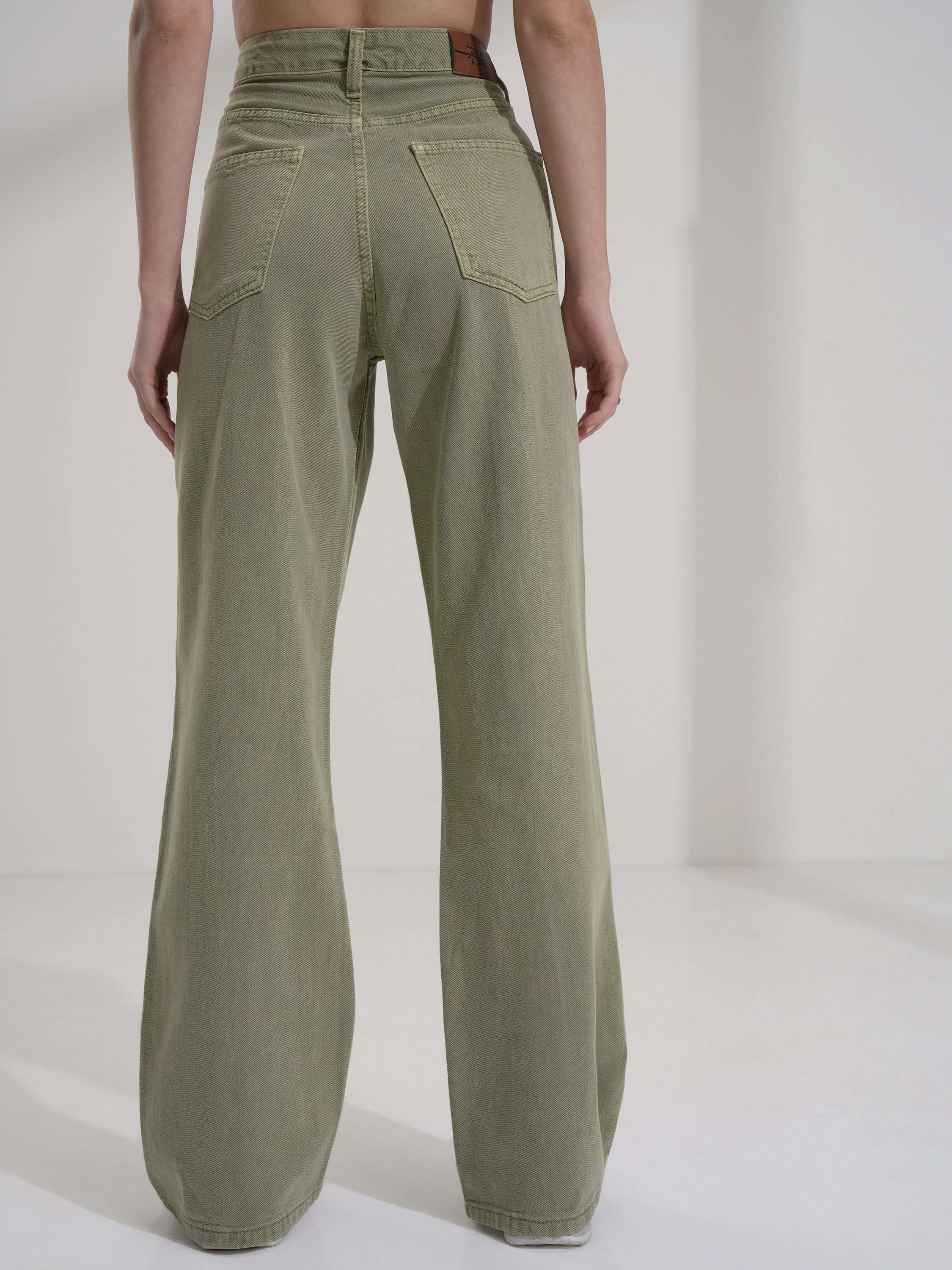 Tokyo Talkies Women Green Bootcut Stretchable Jeans - Green - Image 3