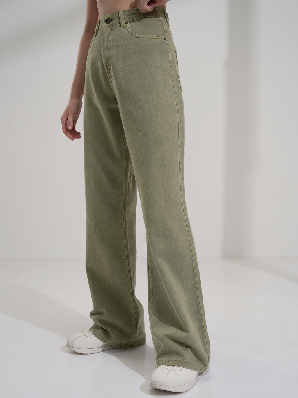 Tokyo Talkies Women Green Bootcut Stretchable Jeans - Green - Image 4