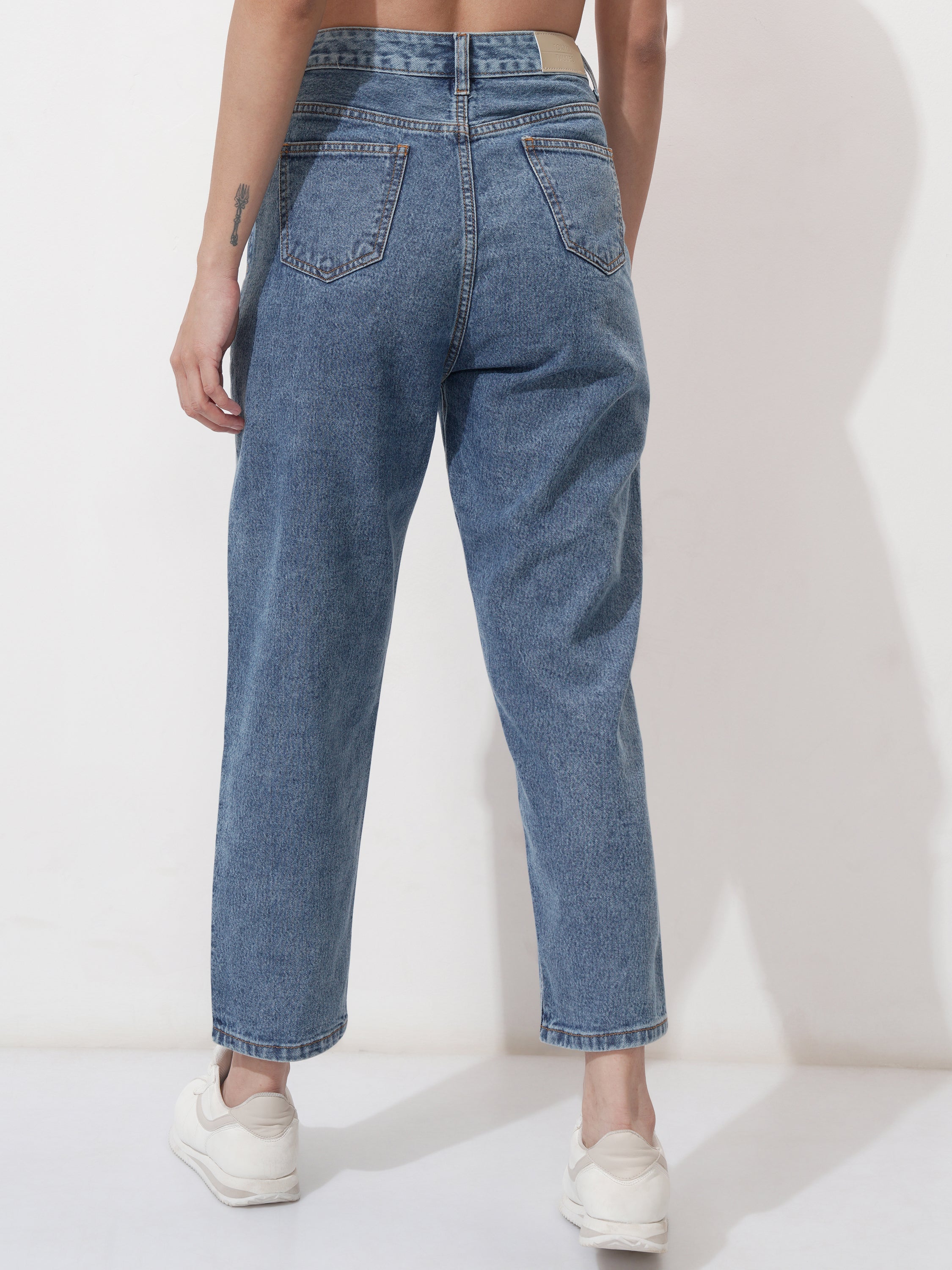 Tokyo Talkies Women Blue Mom Fit Stretchable Jeans - Blue - Image 3