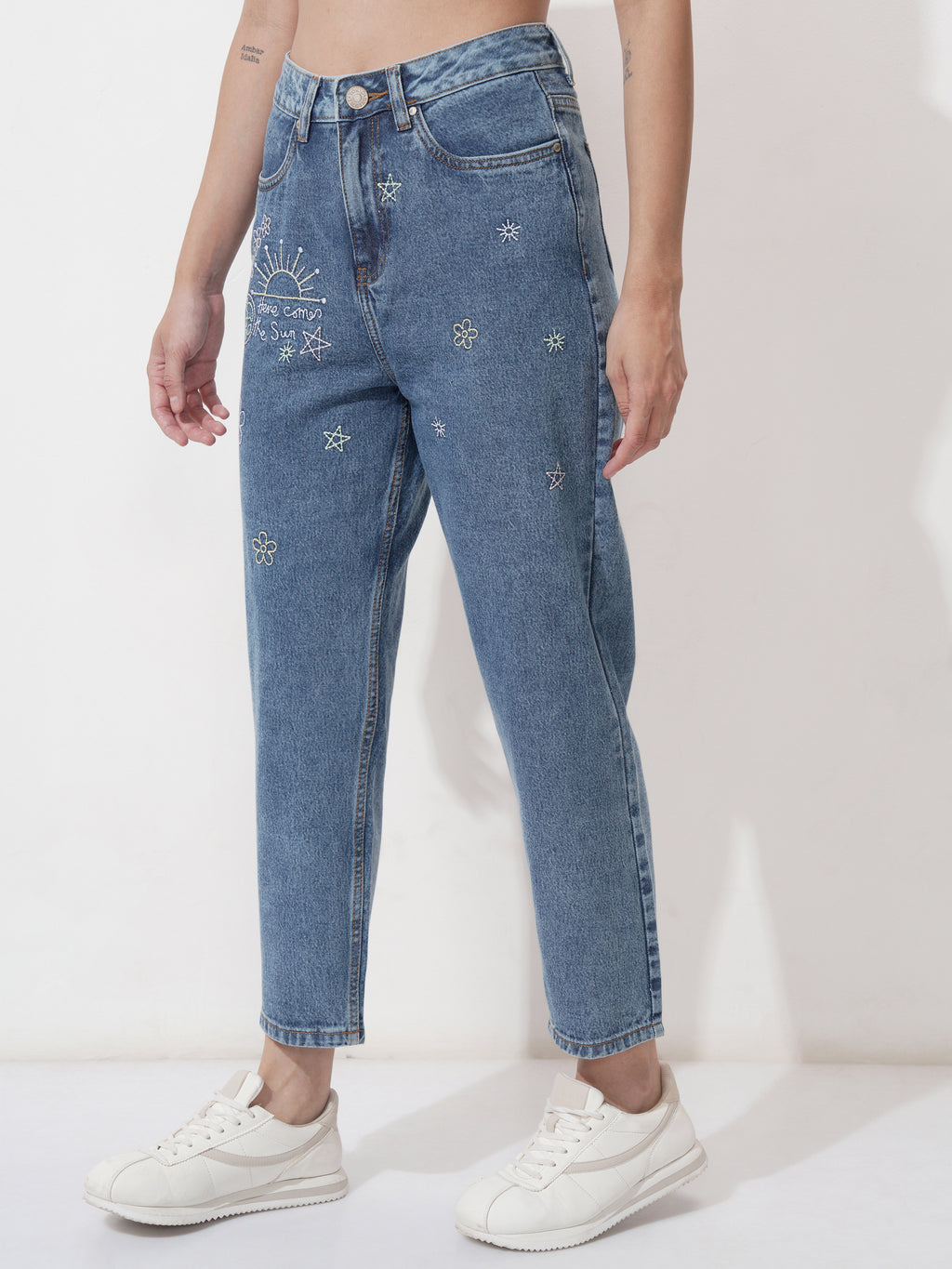 Tokyo Talkies Women Blue Mom Fit Stretchable Jeans - Blue - Image 4