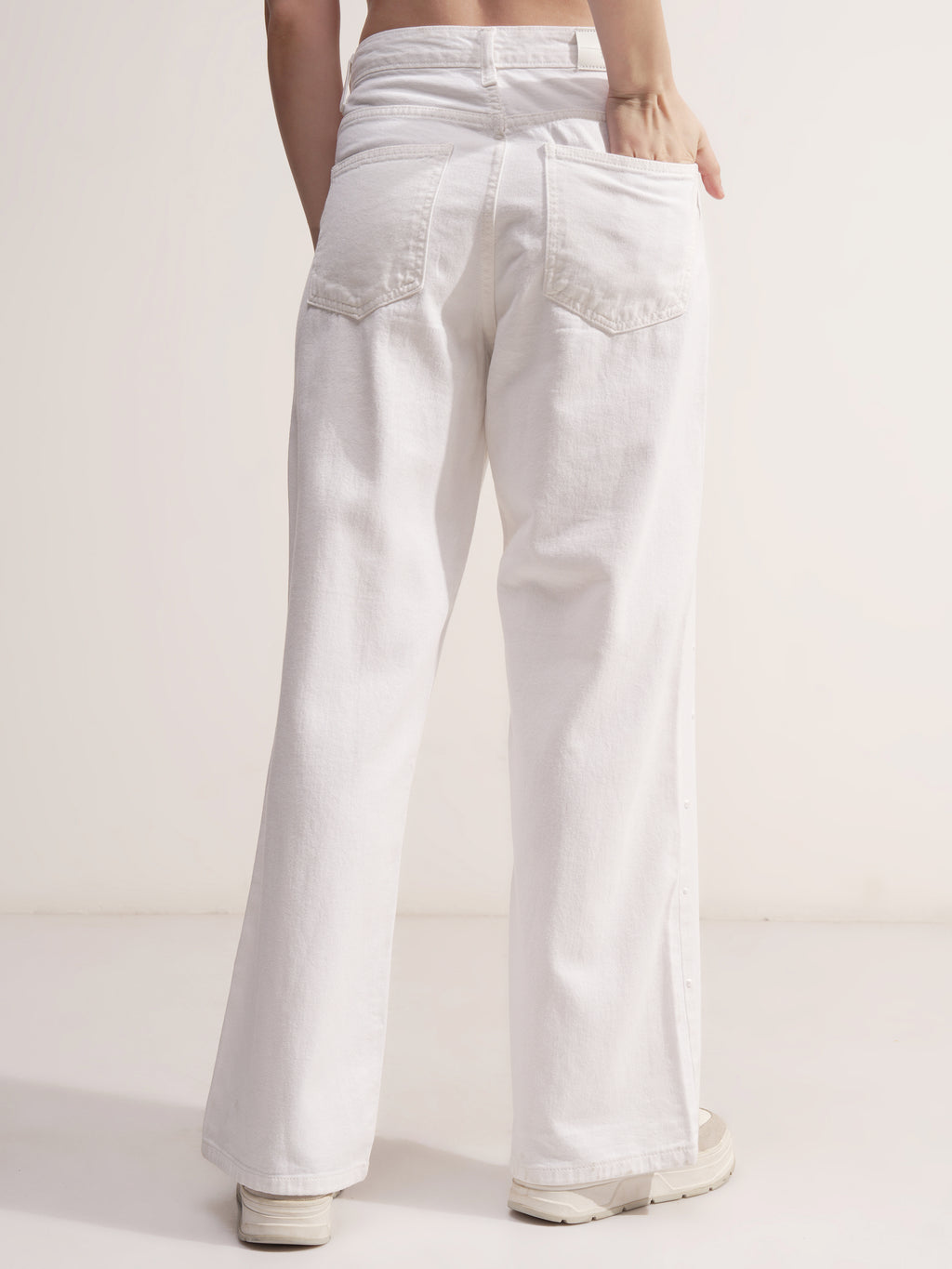 Tokyo Talkies Women White Straight Fit Stretchable Jeans - White - Image 3