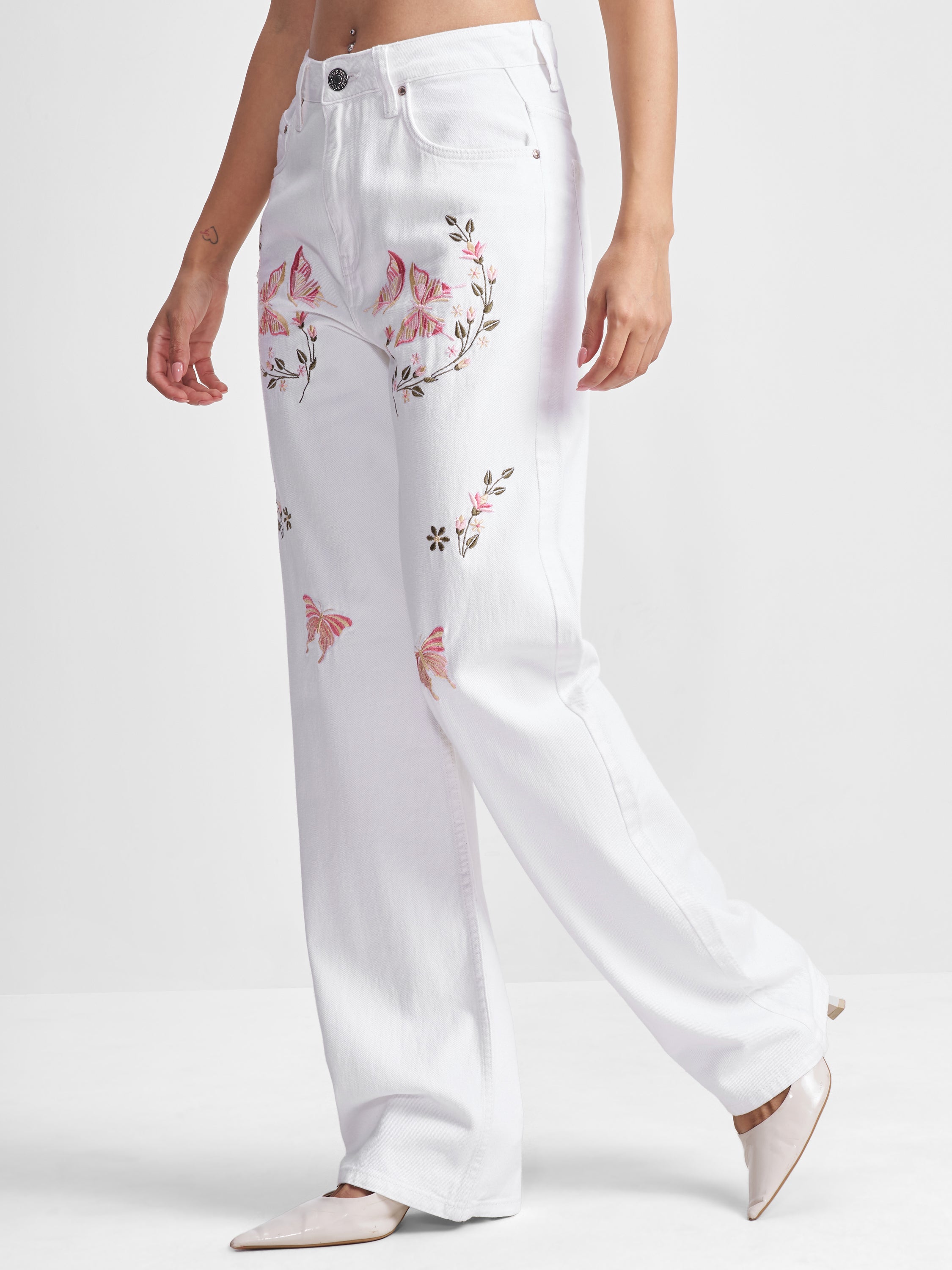 Tokyo Talkies Women White Dad Fit Jeans - White - Image 4