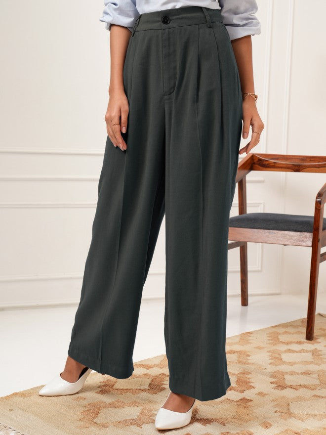 Tokyo Talkies Women Charcoal Solid Flared Casual Trouser - Charcoal - Image 4