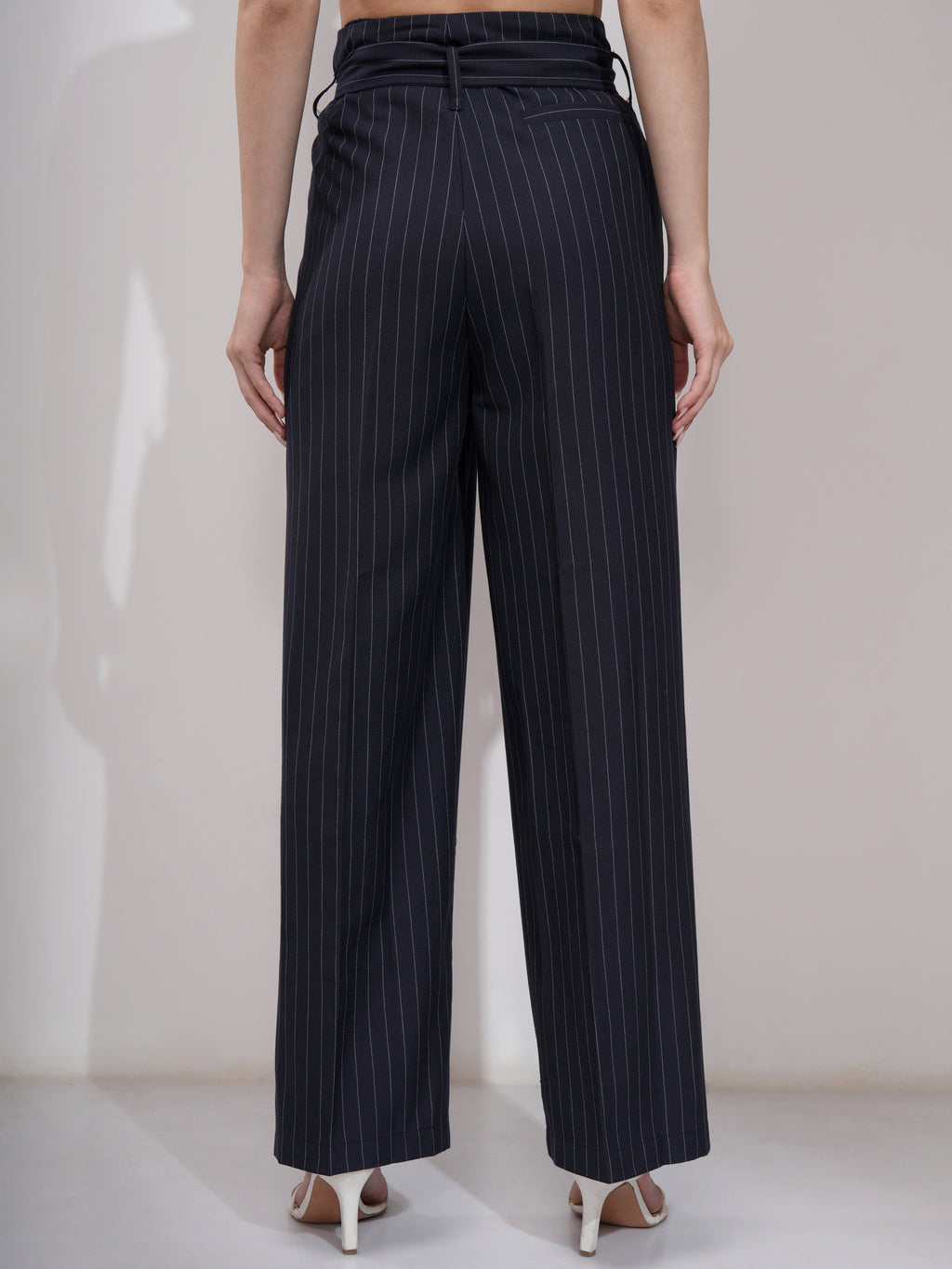 Tokyo Talkies Women Navy Blue Solid Regular Fit Casual Trouser - Navy Blue - Image 3
