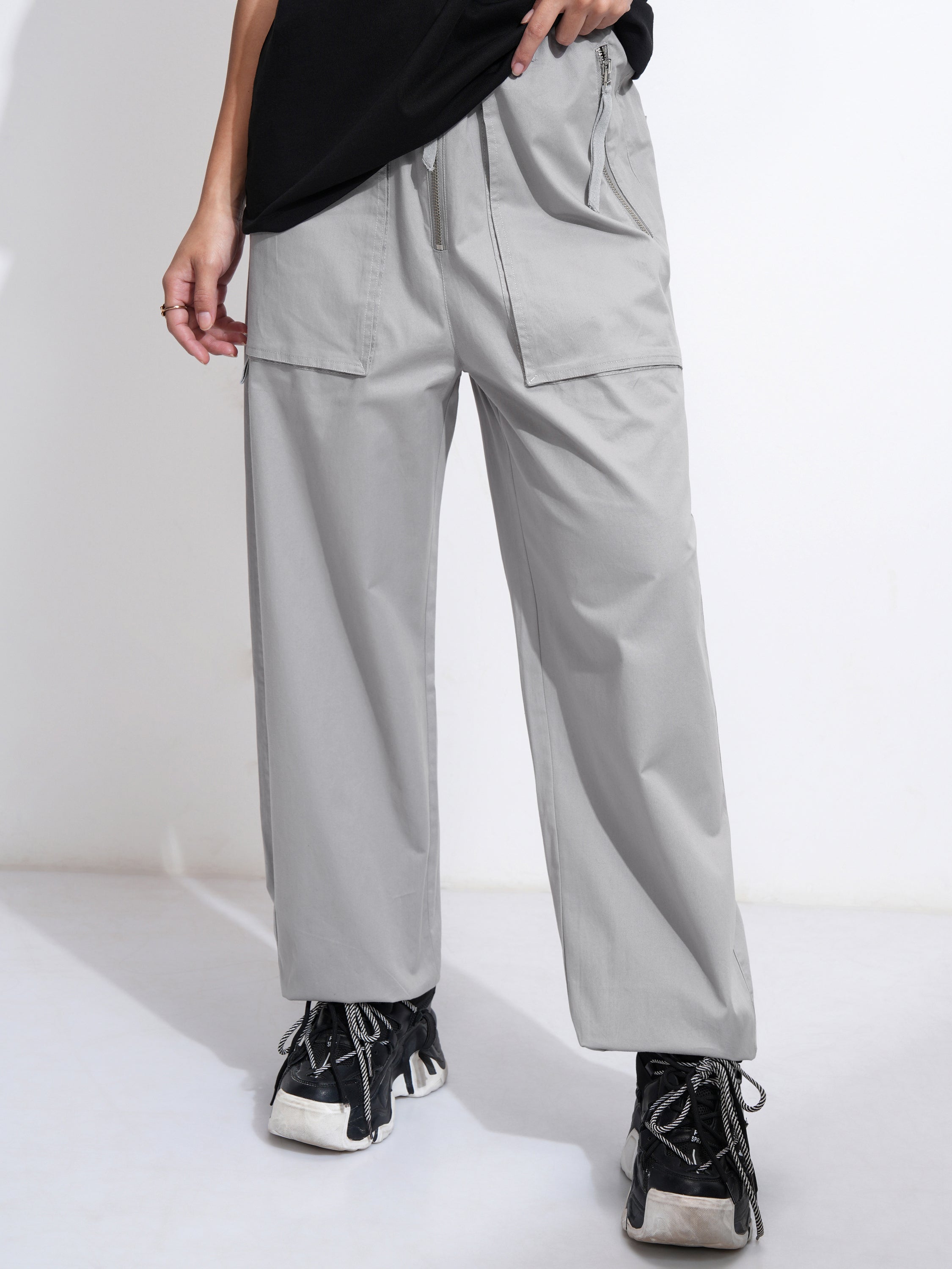 Tokyo Talkies Women Grey Solid Regular Fit Casual Trouser - Grey - Image 1