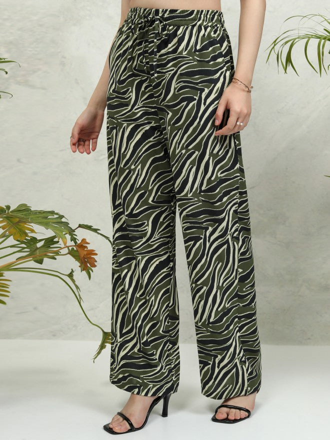 Tokyo Talkies Women Olive Printed Flared Casual Trouser - Olive - Image 4