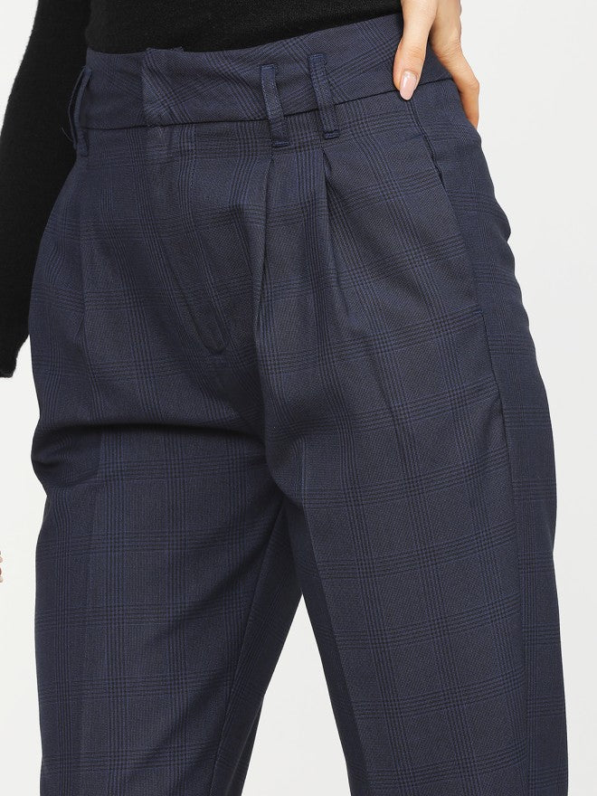 Tokyo Talkies Women Navy Blue Solid Regular Fit Casual Trouser - Navy Blue - Image 4