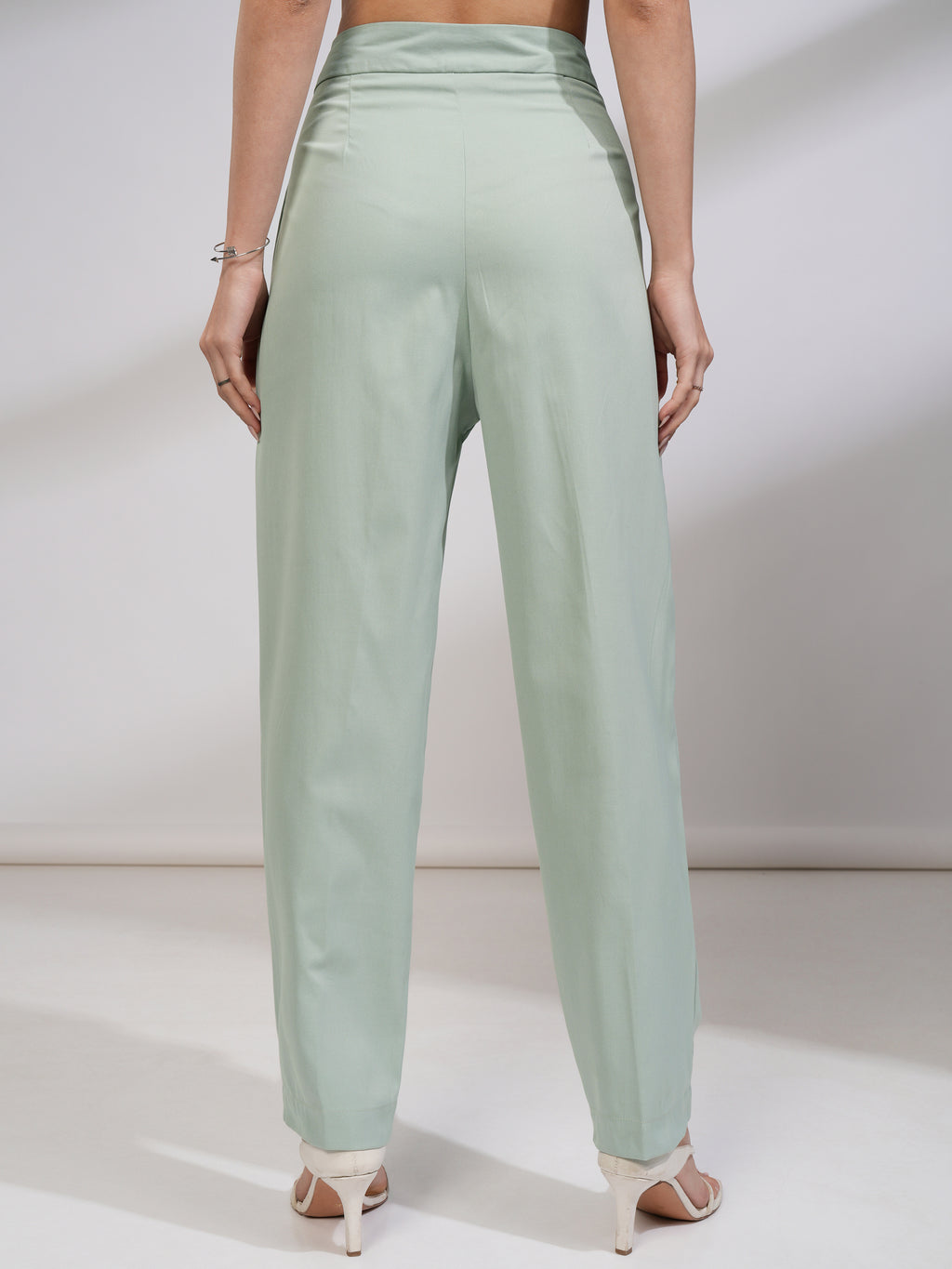 Tokyo Talkies Women Green Solid Regular Fit Casual Trouser - Green - Image 3