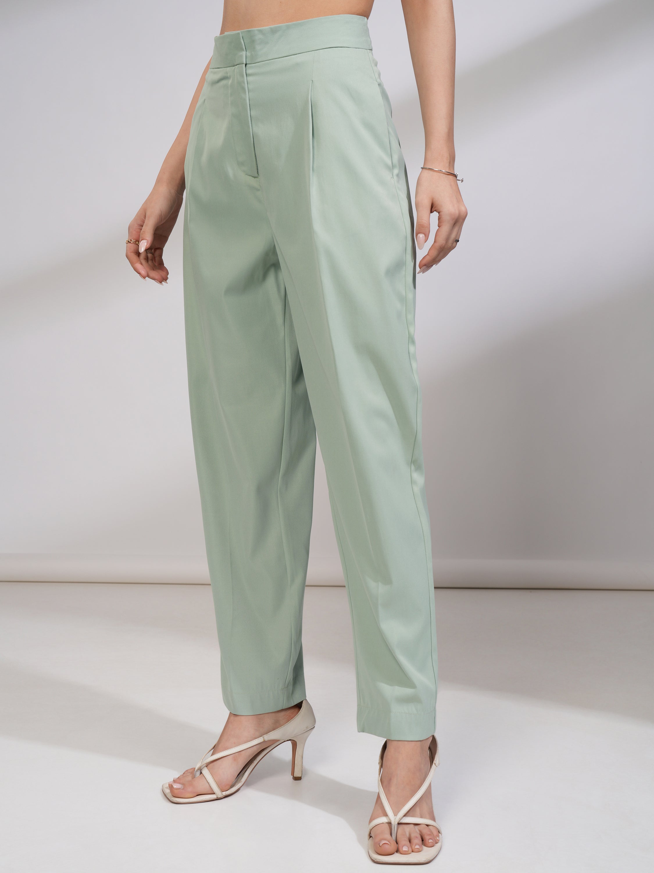 Tokyo Talkies Women Green Solid Regular Fit Casual Trouser - Green - Image 4