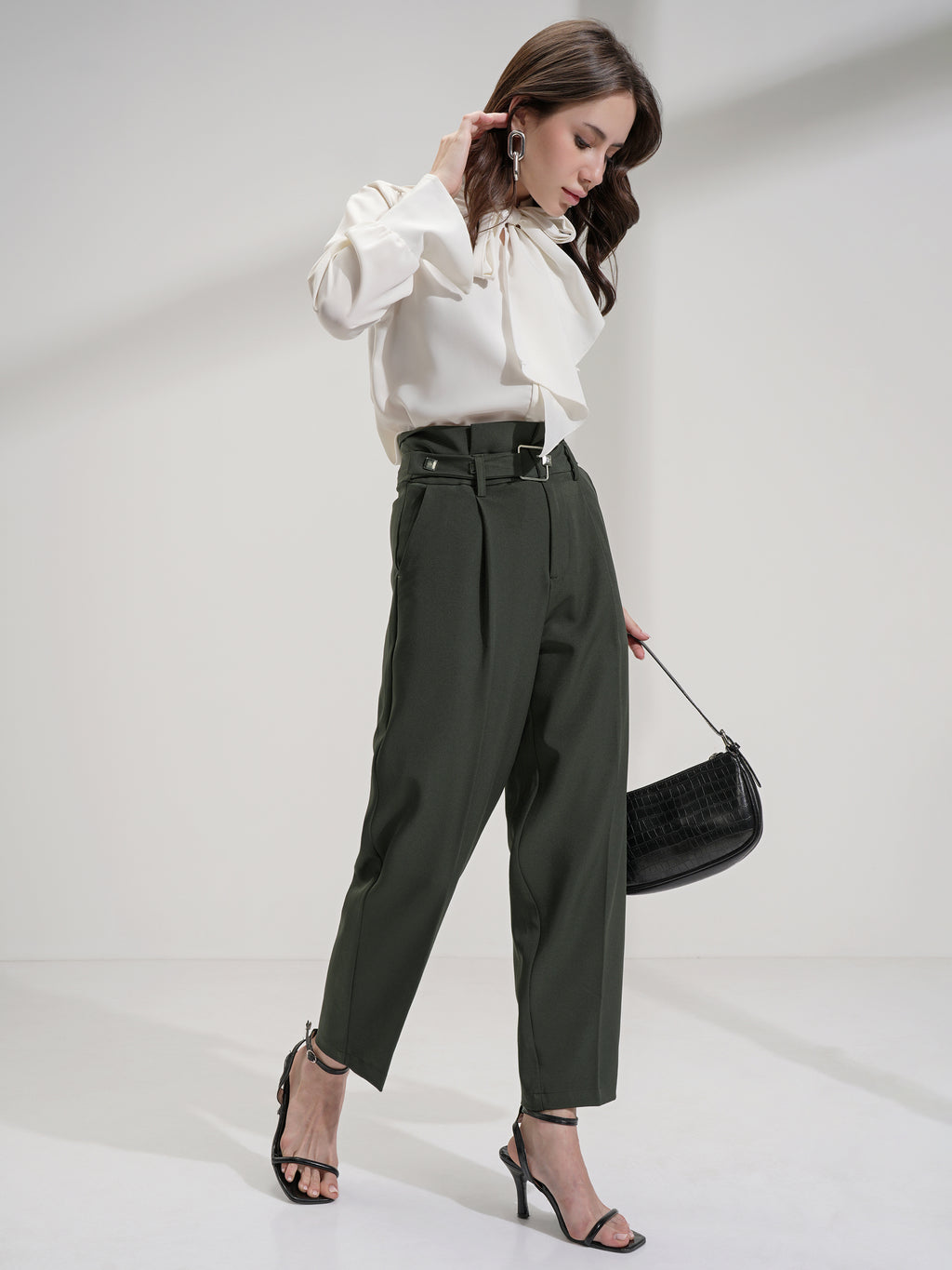 Tokyo Talkies Women Olive Solid Regular Fit Casual Trouser - Olive - Image 2