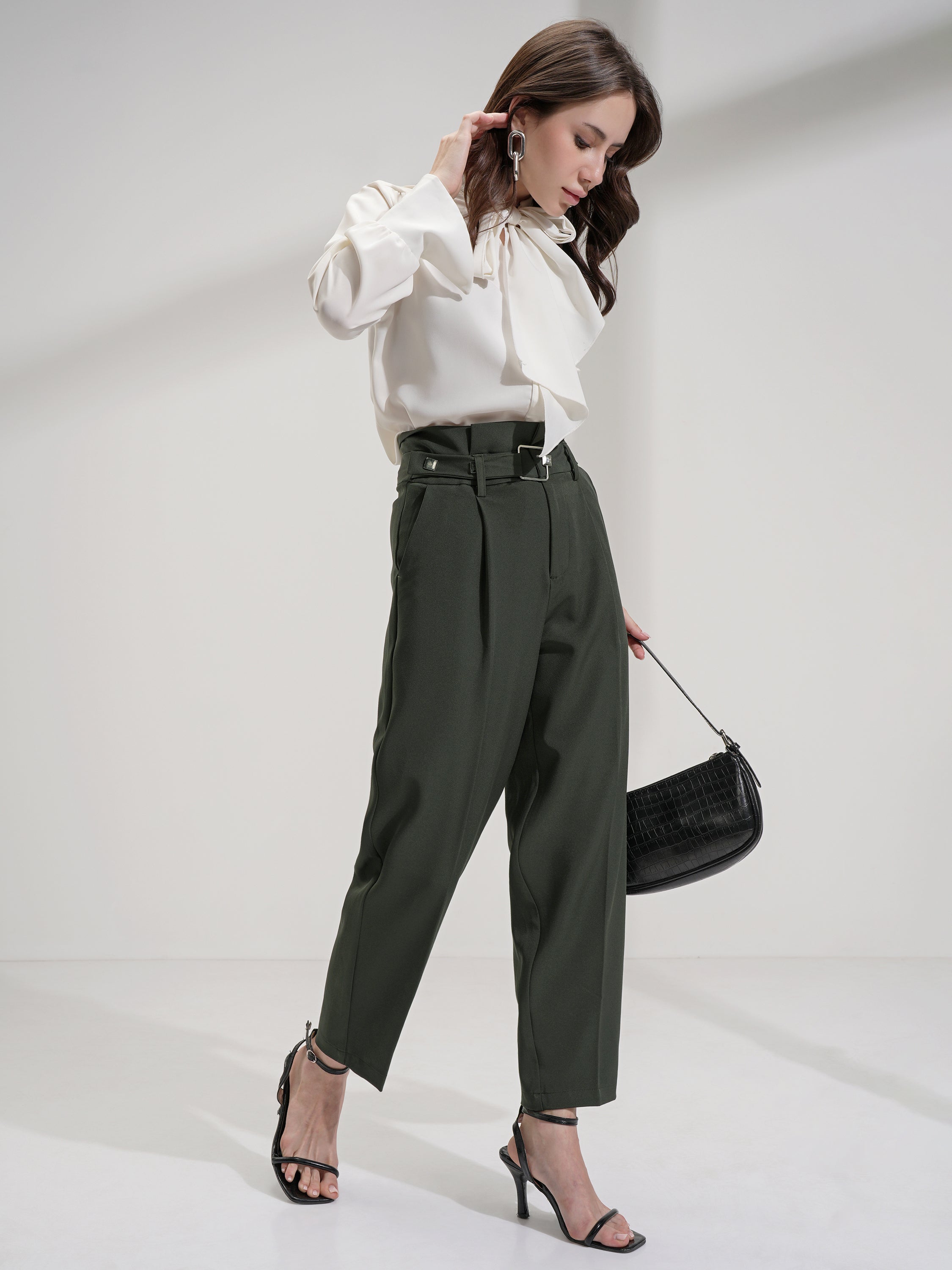 Tokyo Talkies Women Olive Solid Regular Fit Casual Trouser - Olive - Image 2