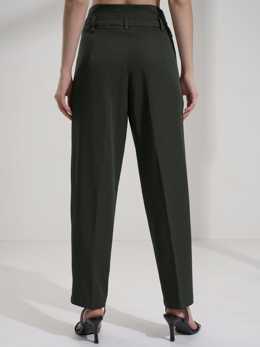 Tokyo Talkies Women Olive Solid Regular Fit Casual Trouser - Olive - Image 3