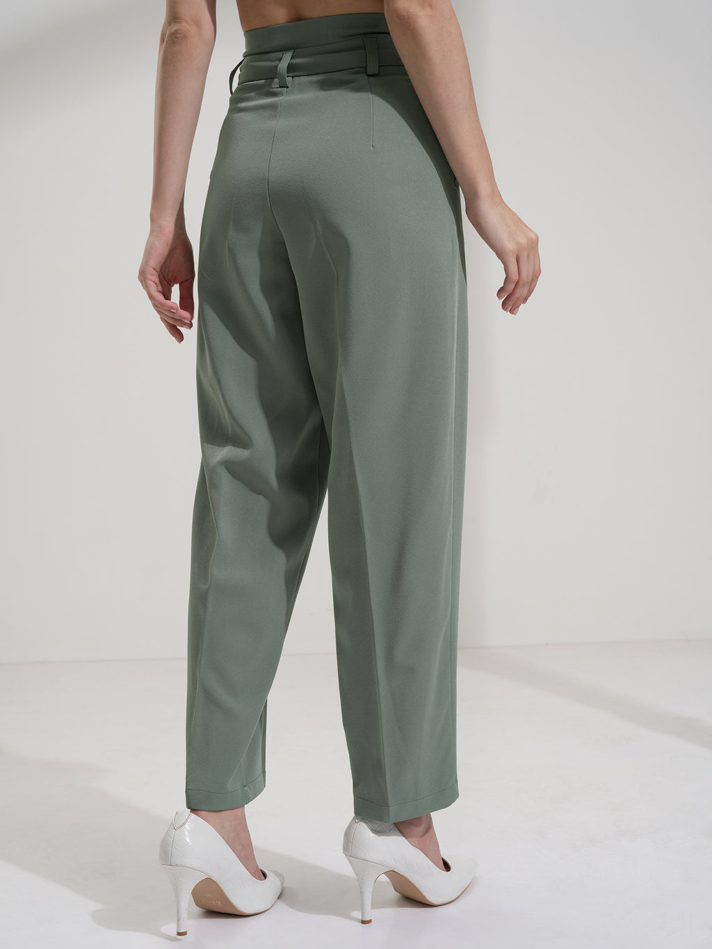 Tokyo Talkies Women Green Solid Regular Fit Casual Trouser - Green - Image 3