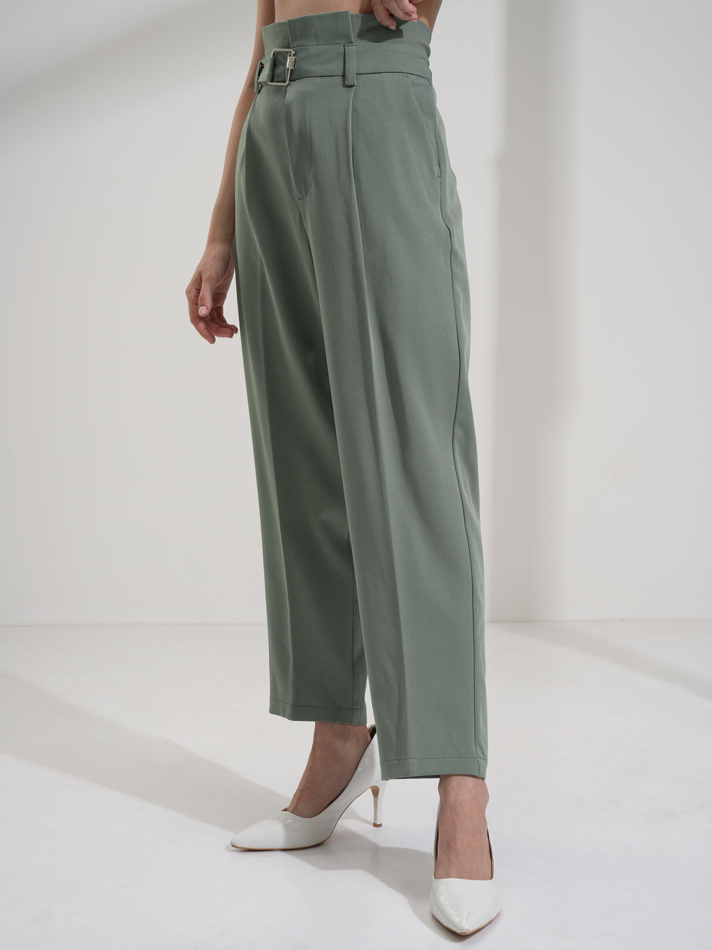 Tokyo Talkies Women Green Solid Regular Fit Casual Trouser - Green - Image 4