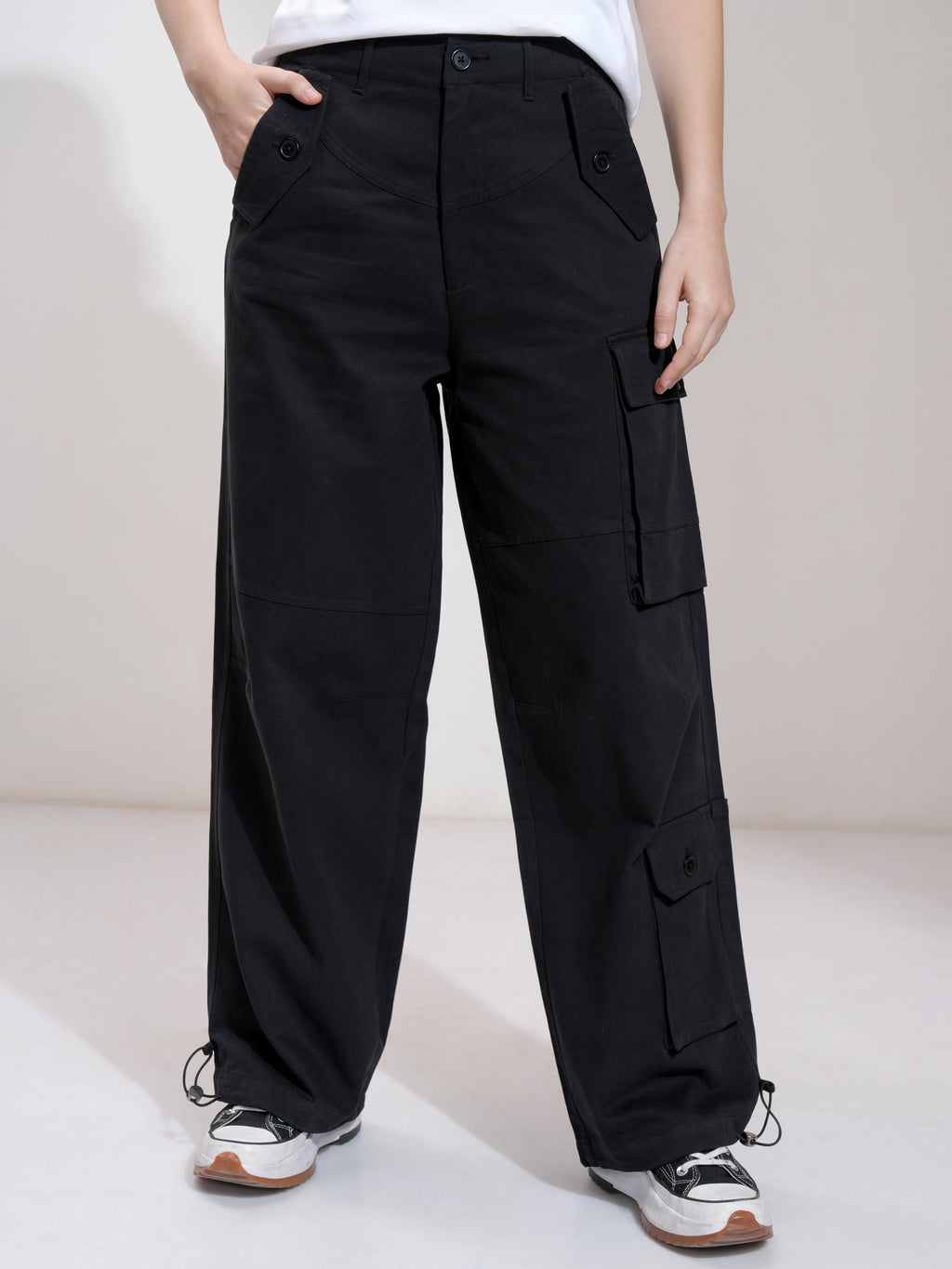 Tokyo Talkies Women Black Solid Straight Fit Cargos - Black - Image 1
