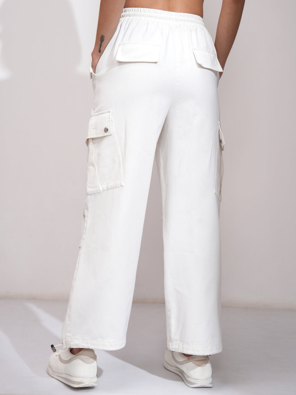 Tokyo Talkies Women Off White Solid Regular Fit Cargos - Off White - Image 3