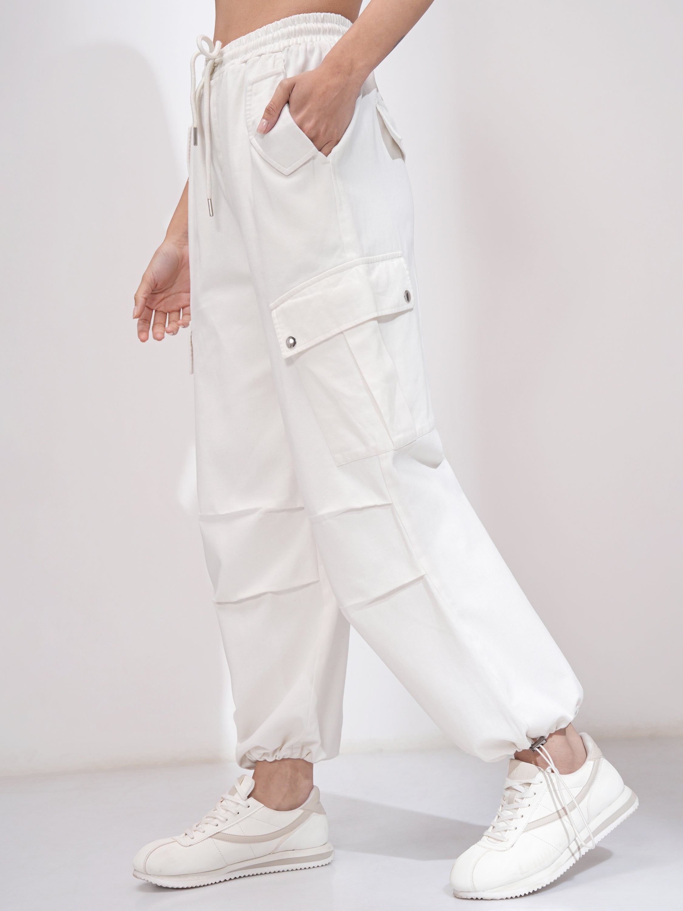 Tokyo Talkies Women Off White Solid Regular Fit Cargos - Off White - Image 4