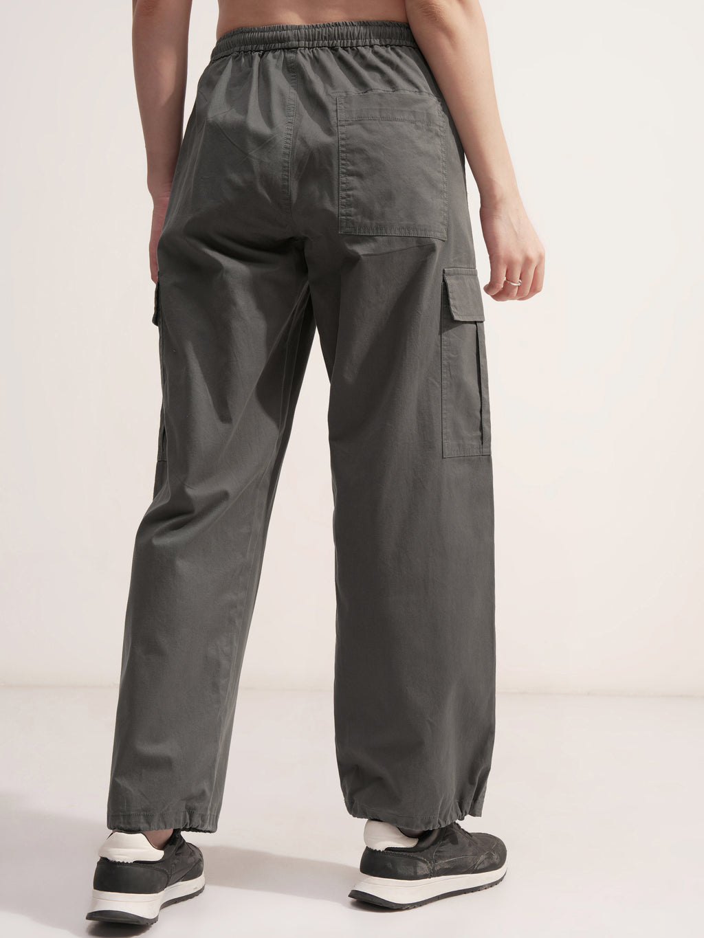 Tokyo Talkies Women Grey Solid Regular Fit Cargos - Grey - Image 3