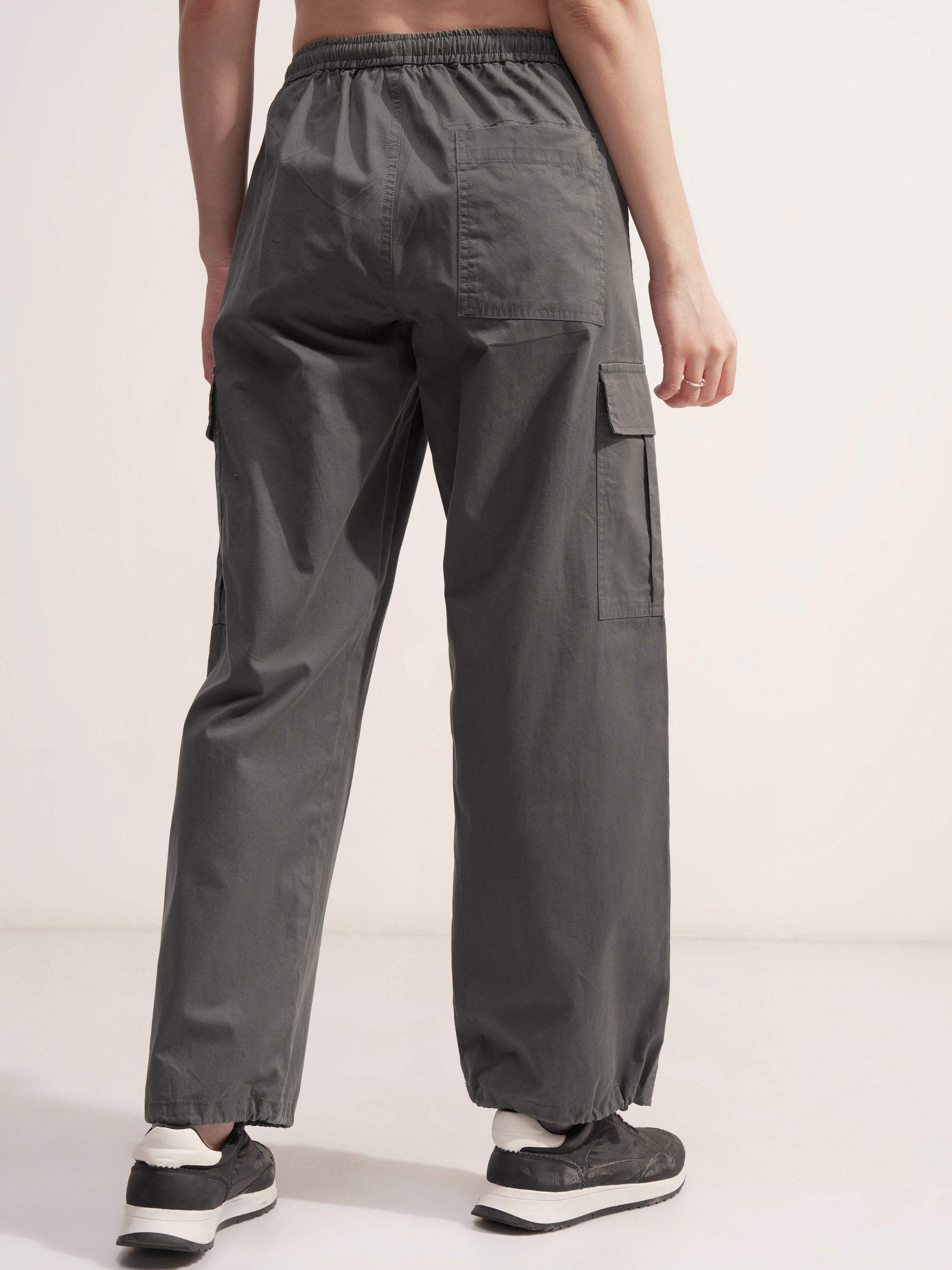 Tokyo Talkies Women Grey Solid Regular Fit Cargos - Grey - Image 3