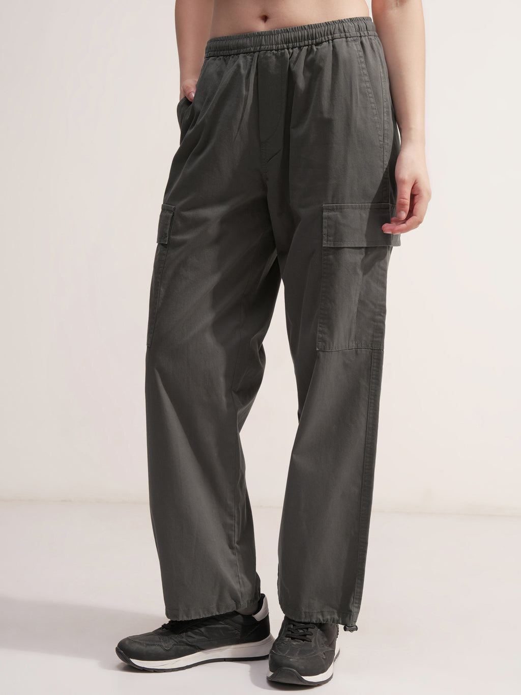 Tokyo Talkies Women Grey Solid Regular Fit Cargos - Grey - Image 4