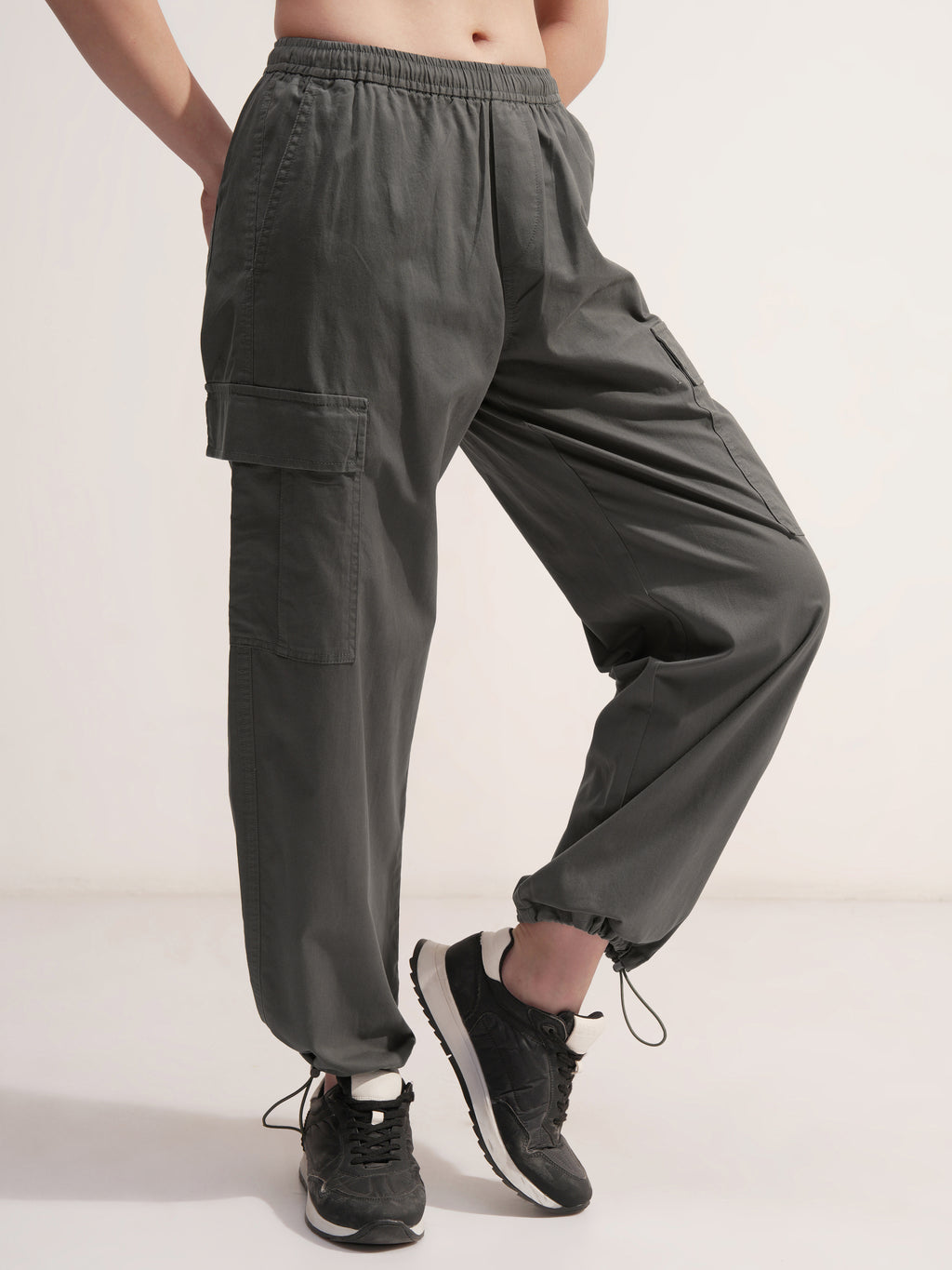 Tokyo Talkies Women Grey Solid Regular Fit Cargos - Grey - Image 6