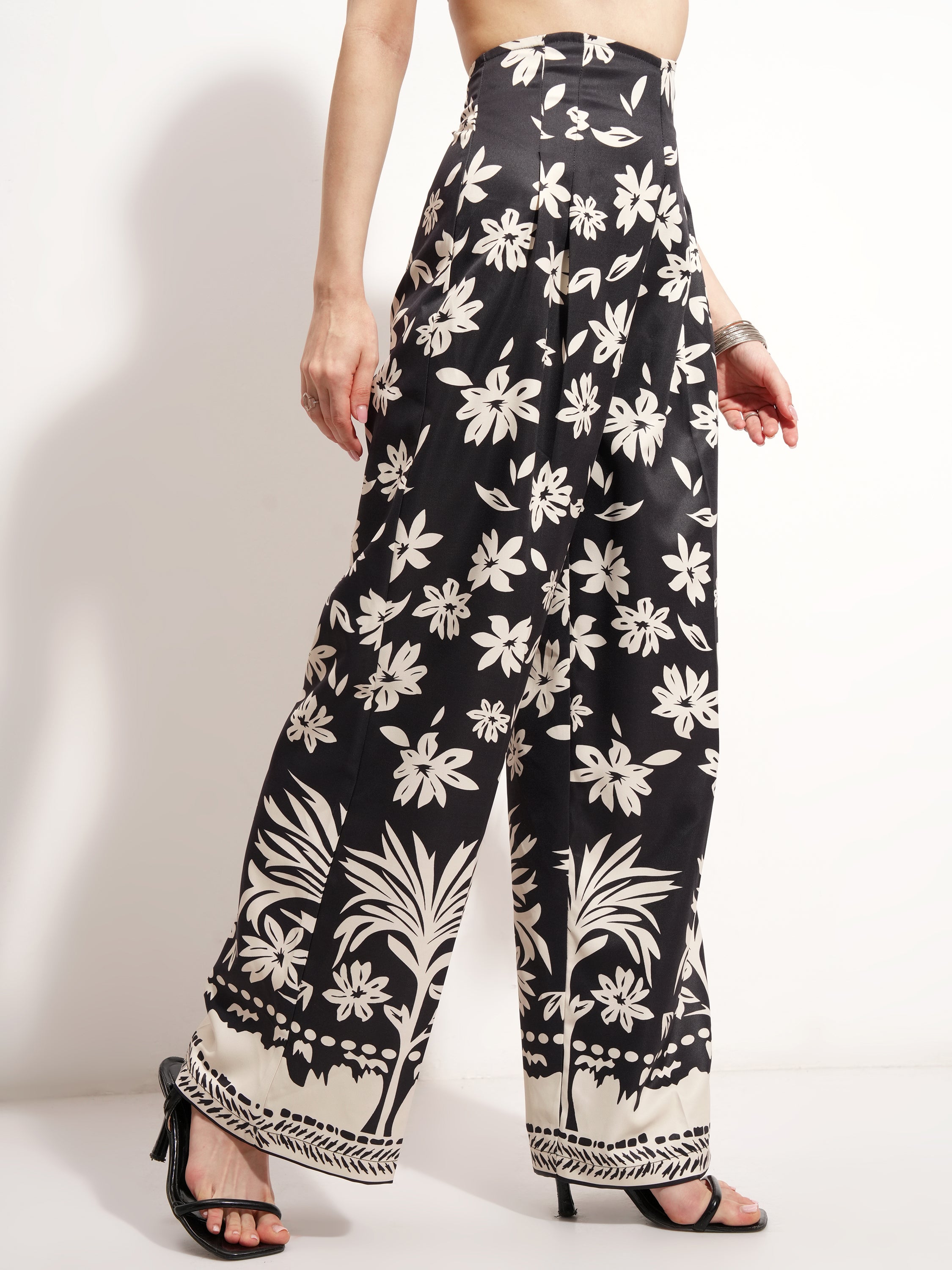 Tokyo Talkies Women Black Printed Baggy Casual Trouser - Black - Image 6