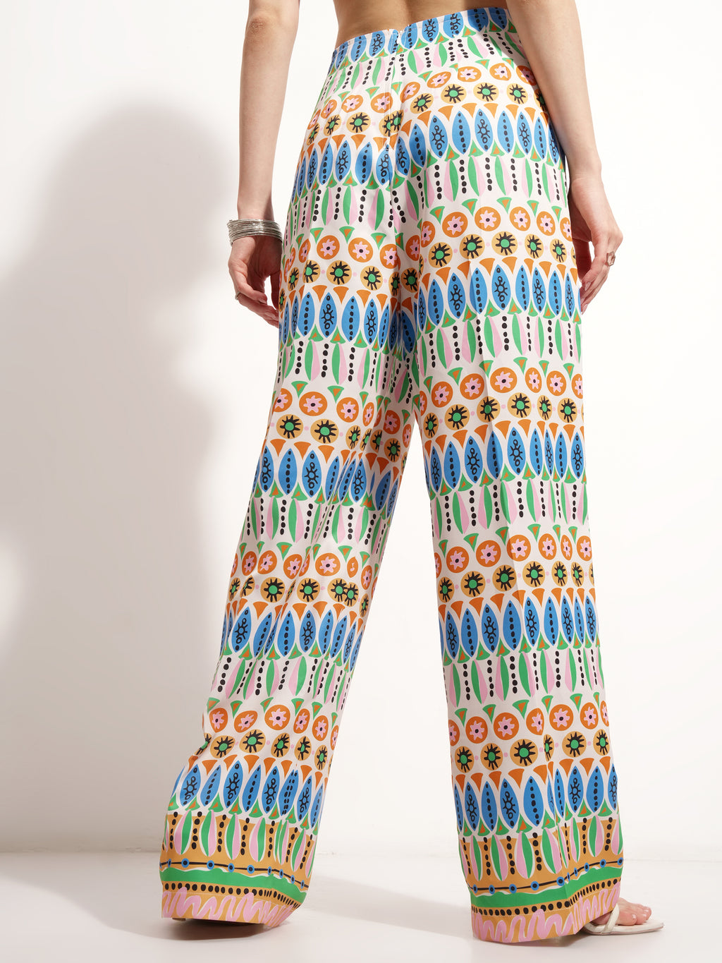 Tokyo Talkies Women Off White Printed Baggy Casual Trouser - Off White - Image 3
