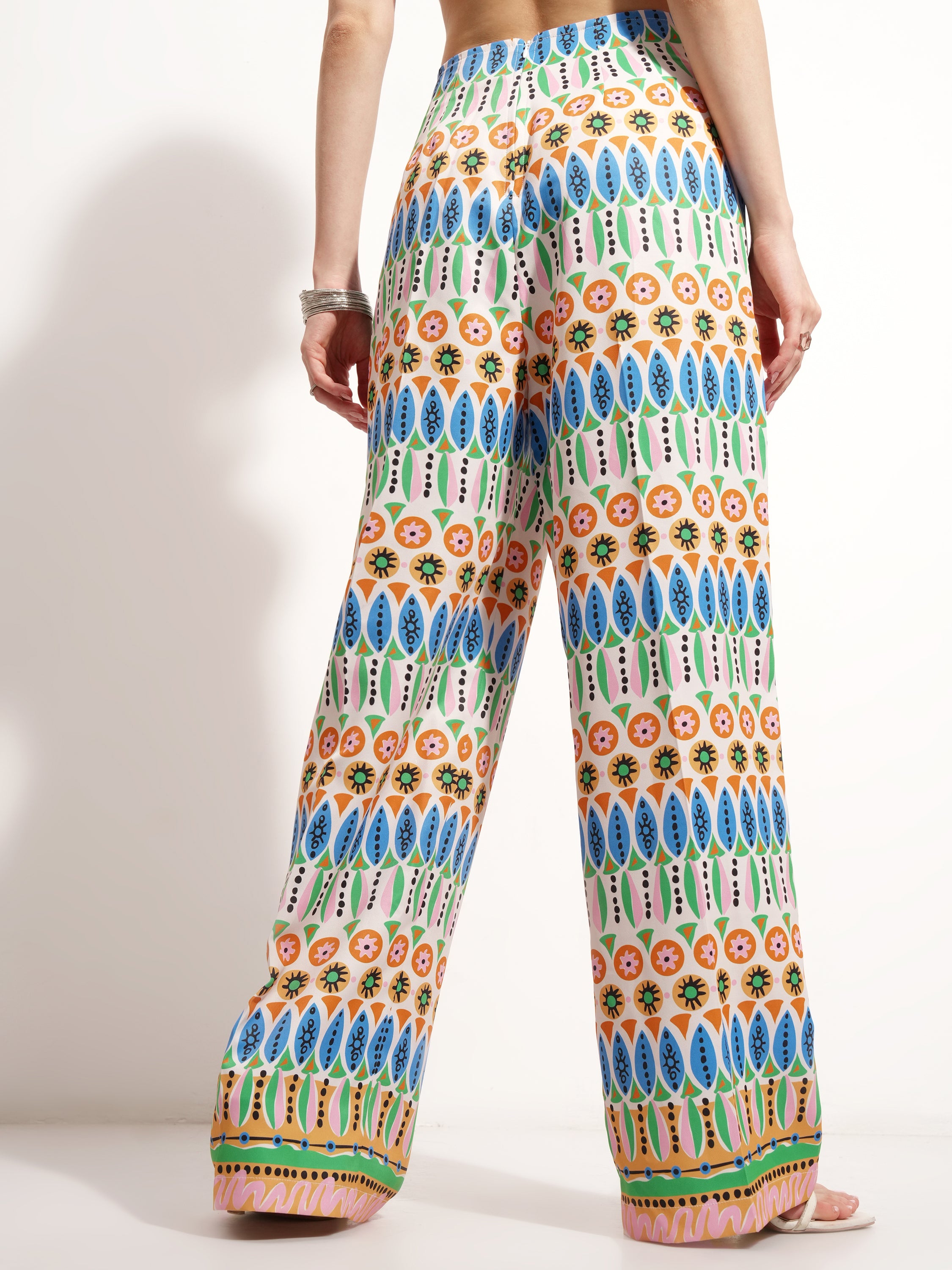 Tokyo Talkies Women Off White Printed Baggy Casual Trouser - Off White - Image 3