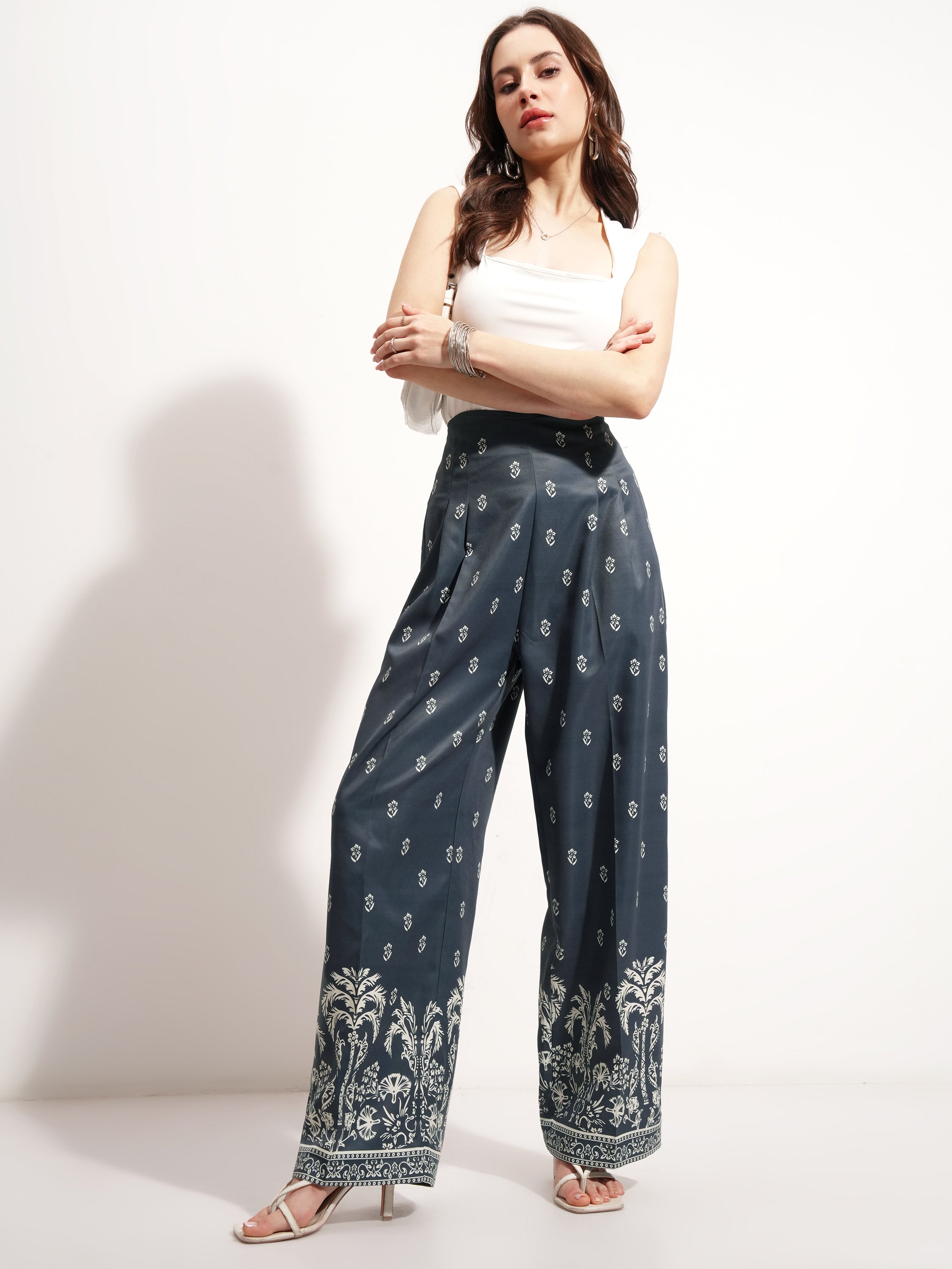 Tokyo Talkies Women Green Printed Baggy Casual Trouser - Green - Image 2