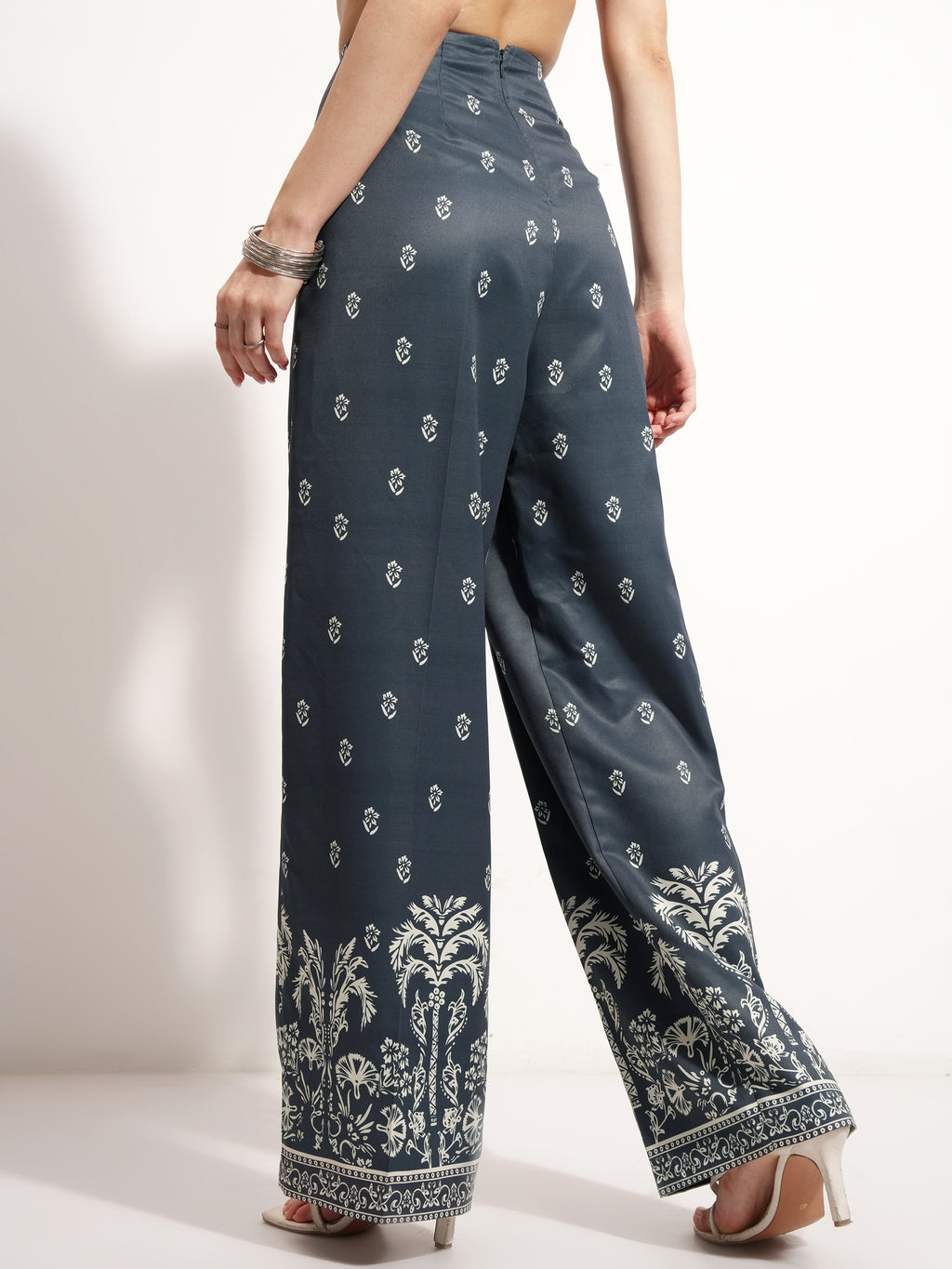 Tokyo Talkies Women Green Printed Baggy Casual Trouser - Green - Image 3