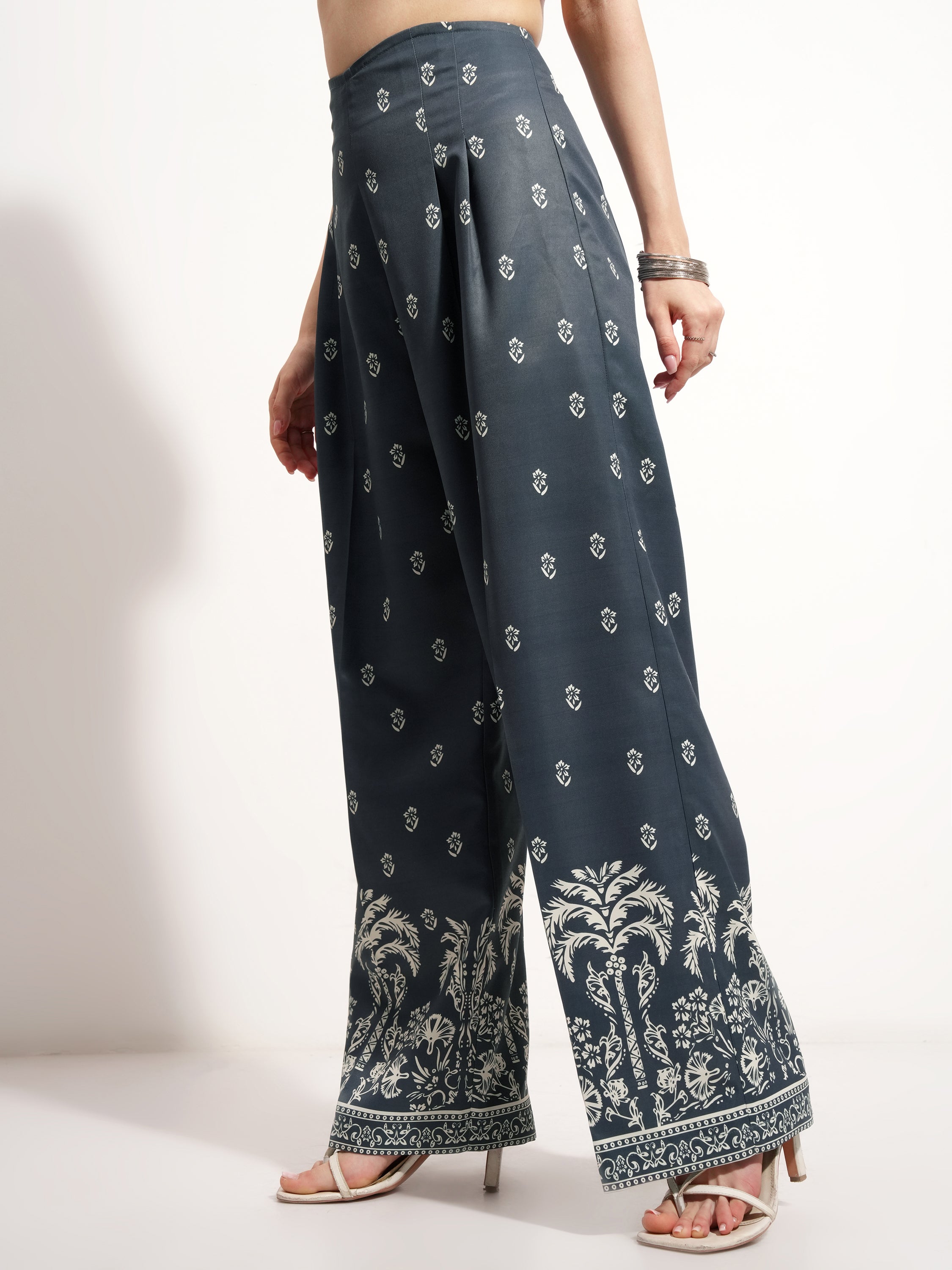 Tokyo Talkies Women Green Printed Baggy Casual Trouser - Green - Image 4