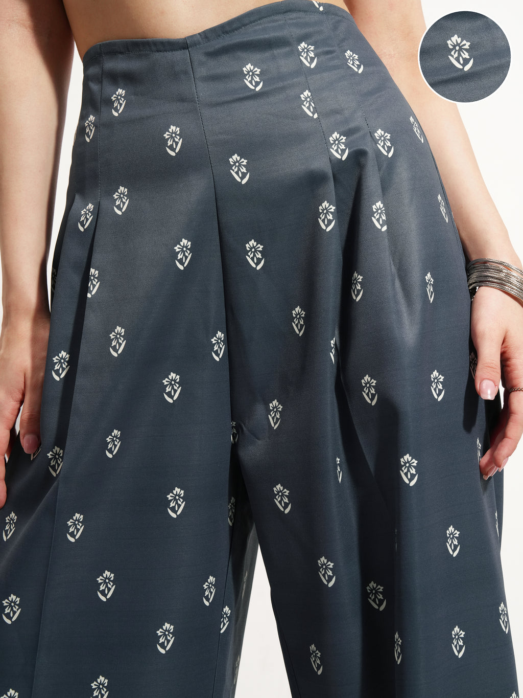 Tokyo Talkies Women Green Printed Baggy Casual Trouser - Green - Image 5