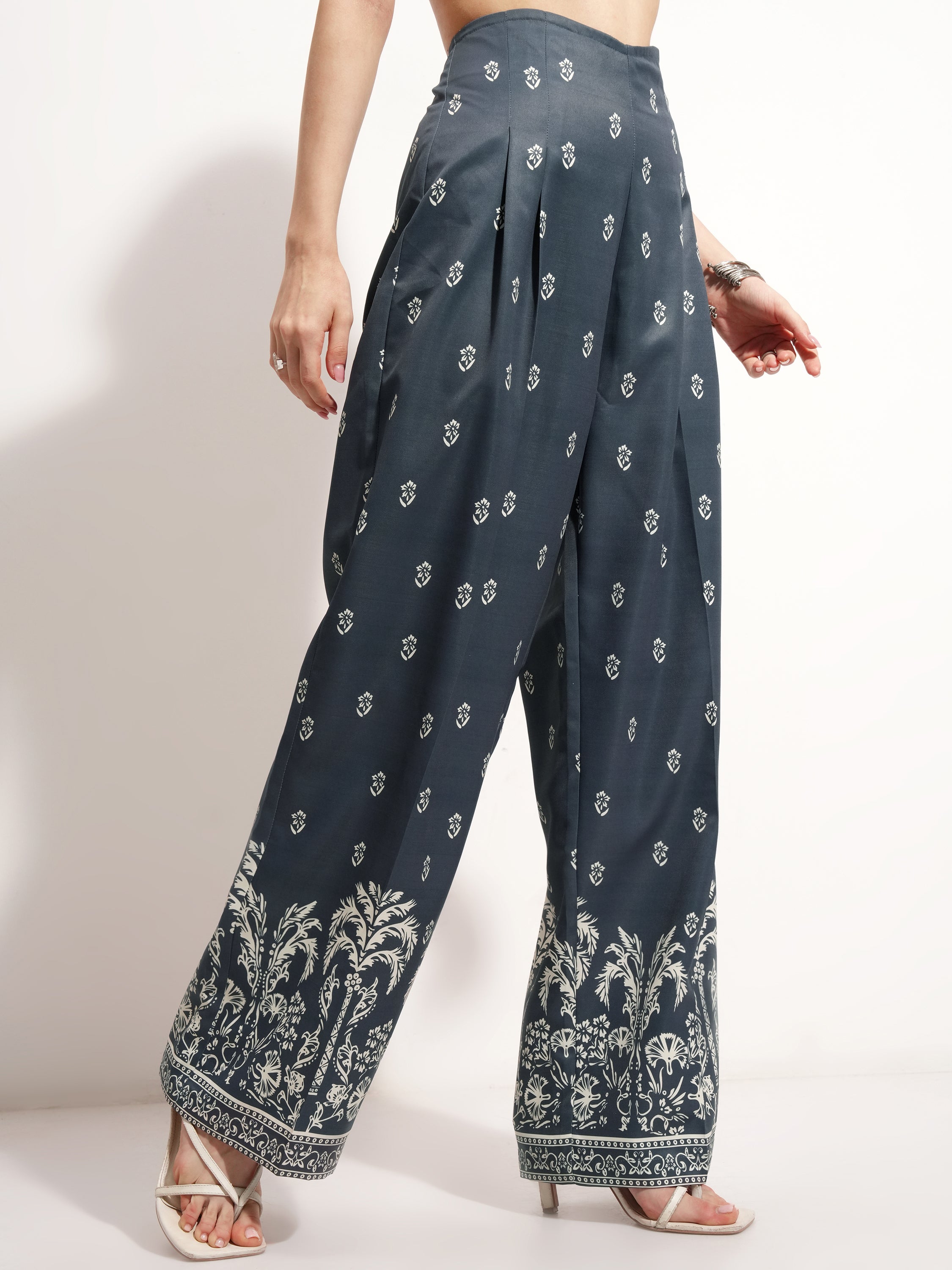 Tokyo Talkies Women Green Printed Baggy Casual Trouser - Green - Image 6
