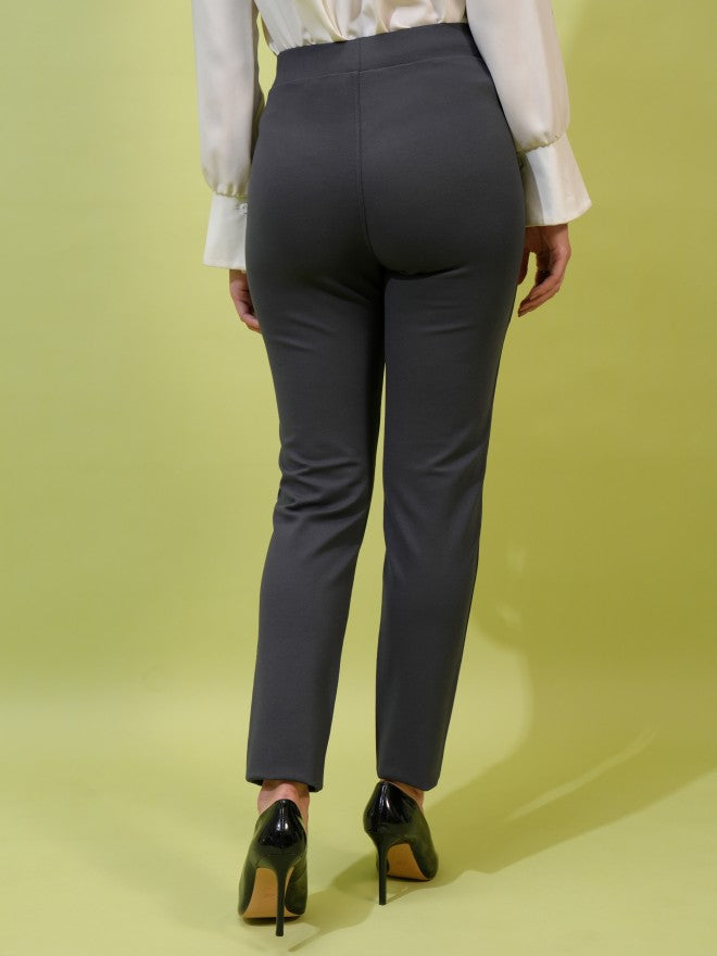 Tokyo Talkies Women Grey Solid Skinny Fit Casual Trousers - Grey - Image 3