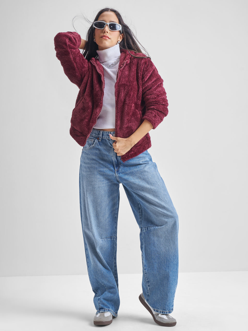 Tokyo Talkies Women Maroon Solid Pullover Hood Sweatshirt - Maroon - Image 2