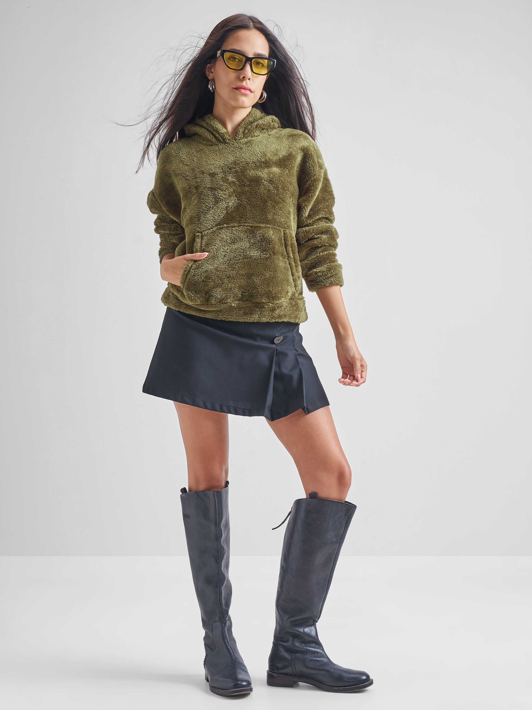 Tokyo Talkies Women Green Solid Pullover Hood Sweatshirt - Green - Image 2